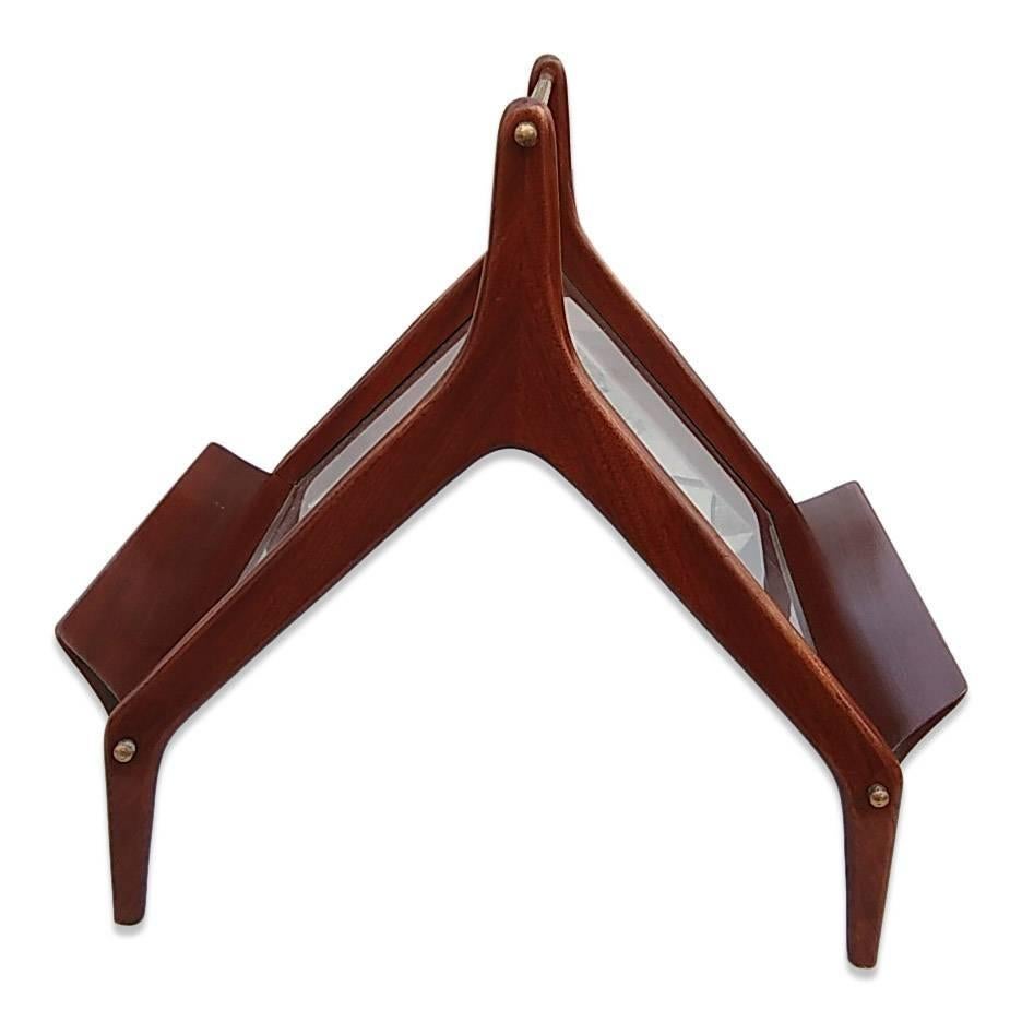 Elegant Mahogany and Glass Magazine Rack, Italy, 1960s In Good Condition For Sale In New York, NY