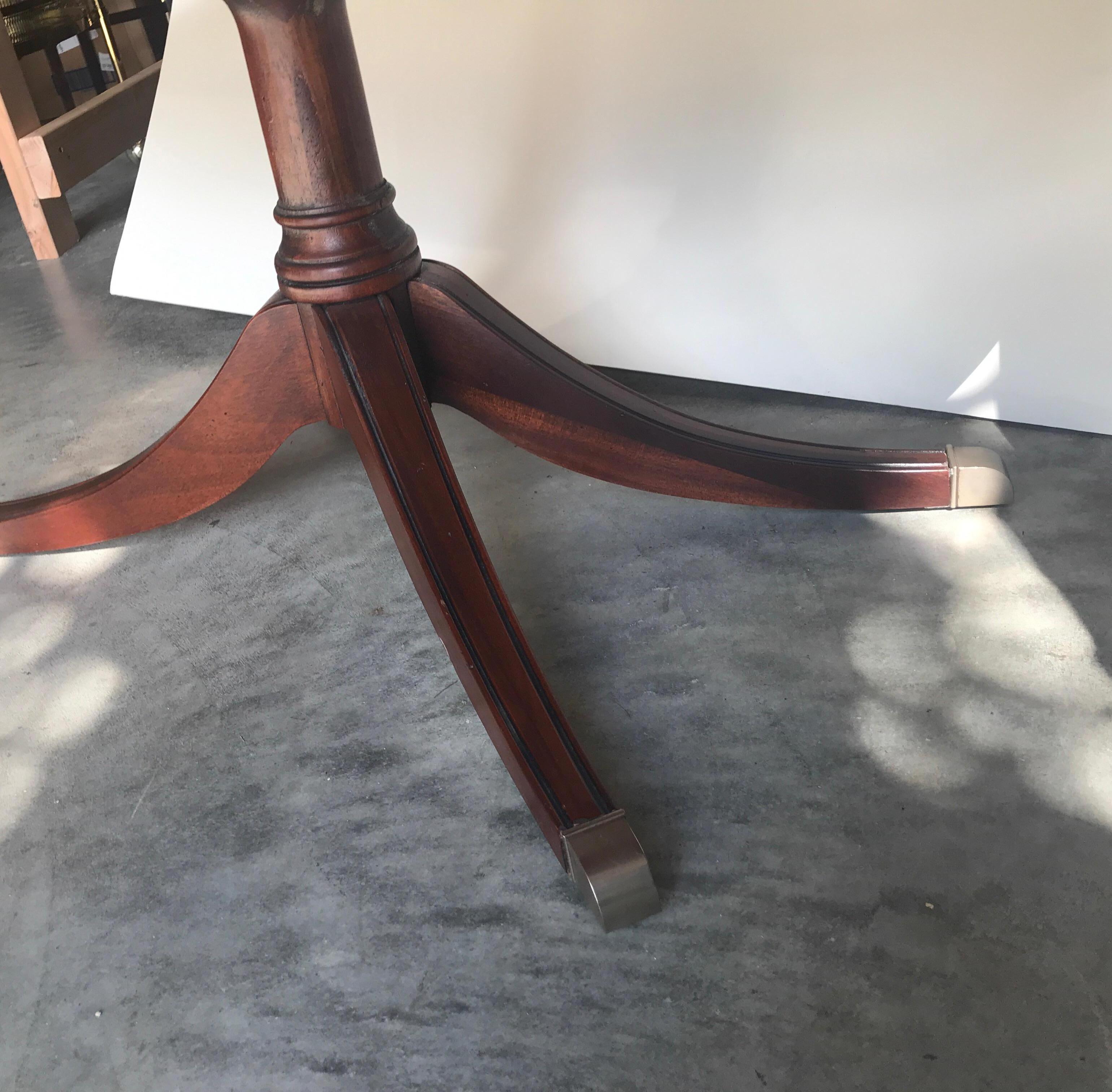 Elegant Mahogany and Satinwood Oval Cocktail Table 6