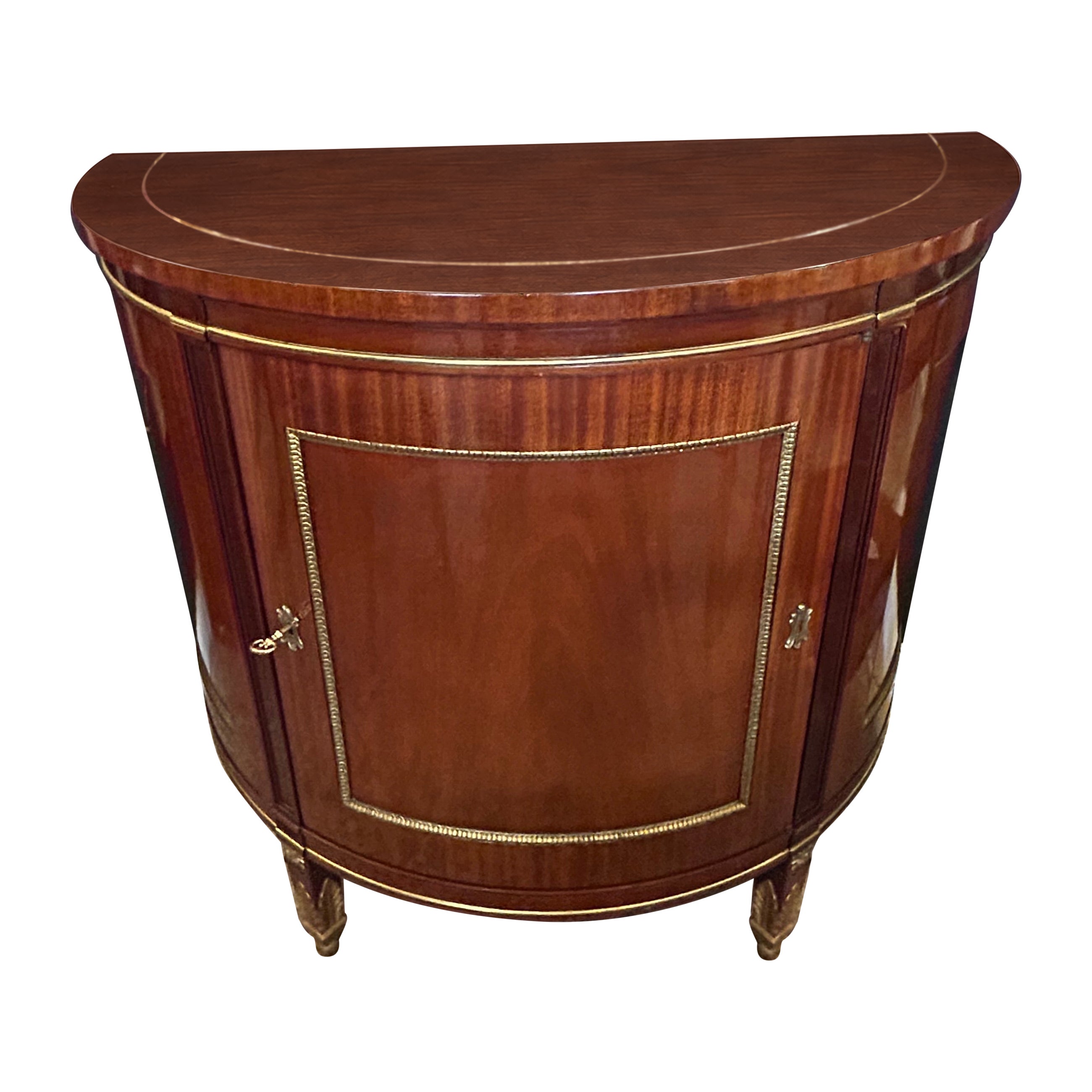 Elegante armario semicircular de caoba de Kindel en venta