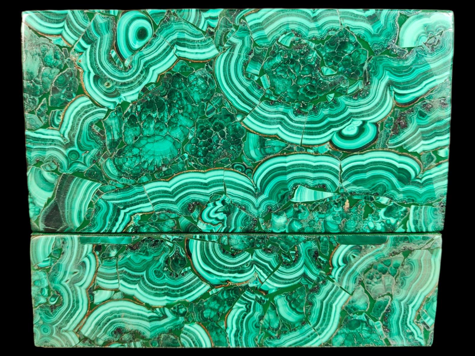 Elegant Malachite Box from the 50s 20th Century For Sale 4