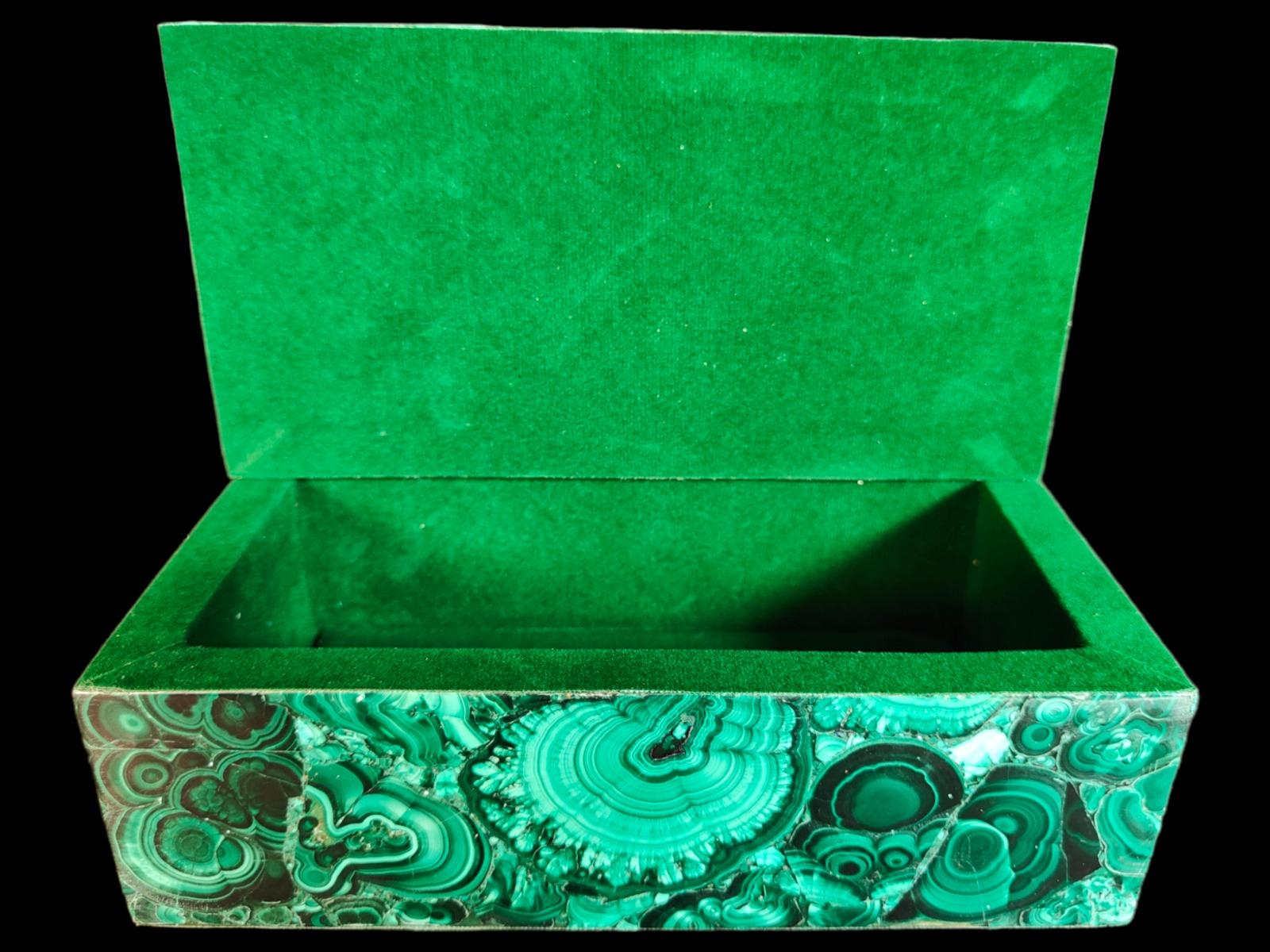 Élégante boîte en malachite des années 50, 20e siècle Bon état - En vente à Madrid, ES