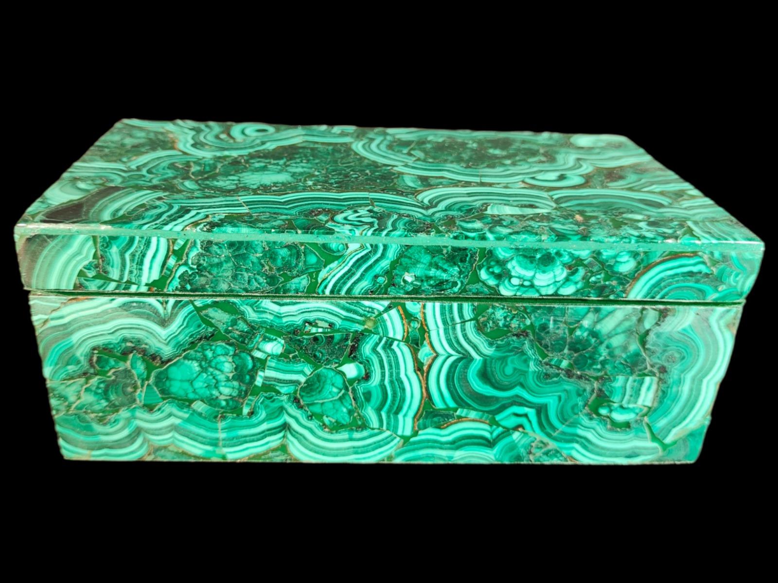 Elegant Malachite Box from the 50s 20th Century In Good Condition For Sale In Madrid, ES