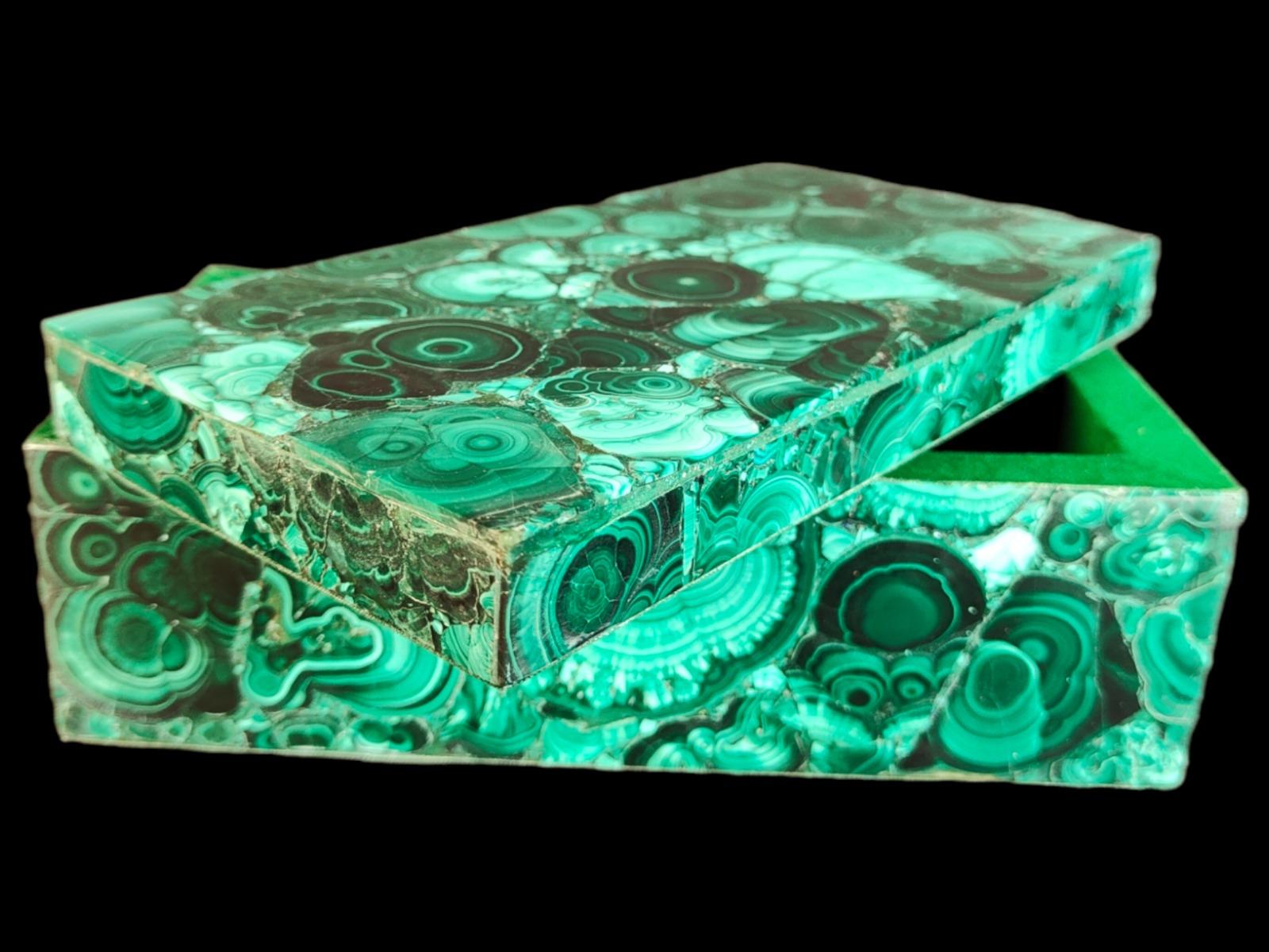 Elegant Malachite Box from the 50s, 20th Century For Sale 3