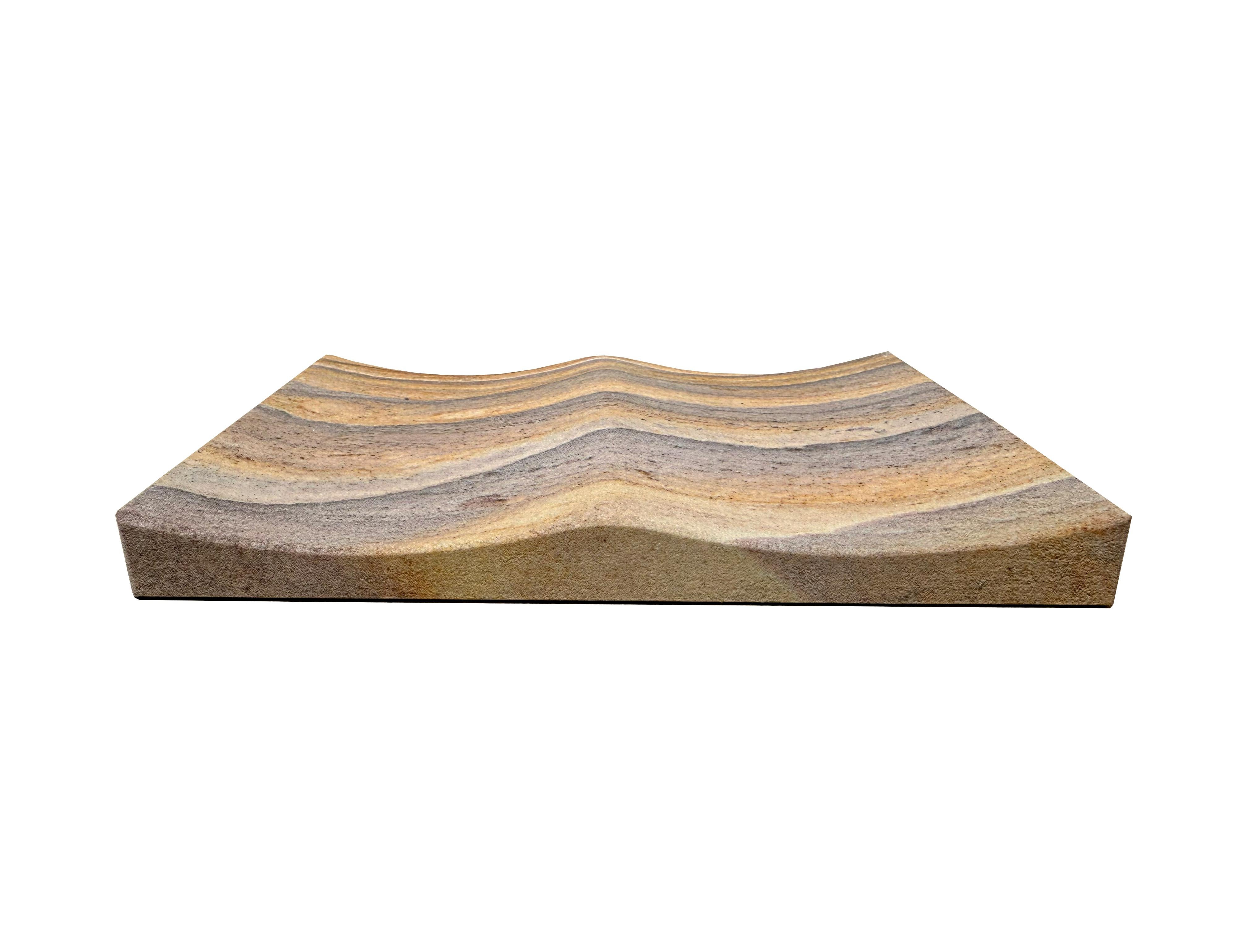 Elegante vassoio in marmo di Joaquín Moll per Meddel Un capolavoro minimalista in A. Stone
Questo vassoio scultoreo in marmo di Joaquín Moll per Meddel è una raffinata espressione di lusso minimalista, scolpito meticolosamente da un unico blocco di