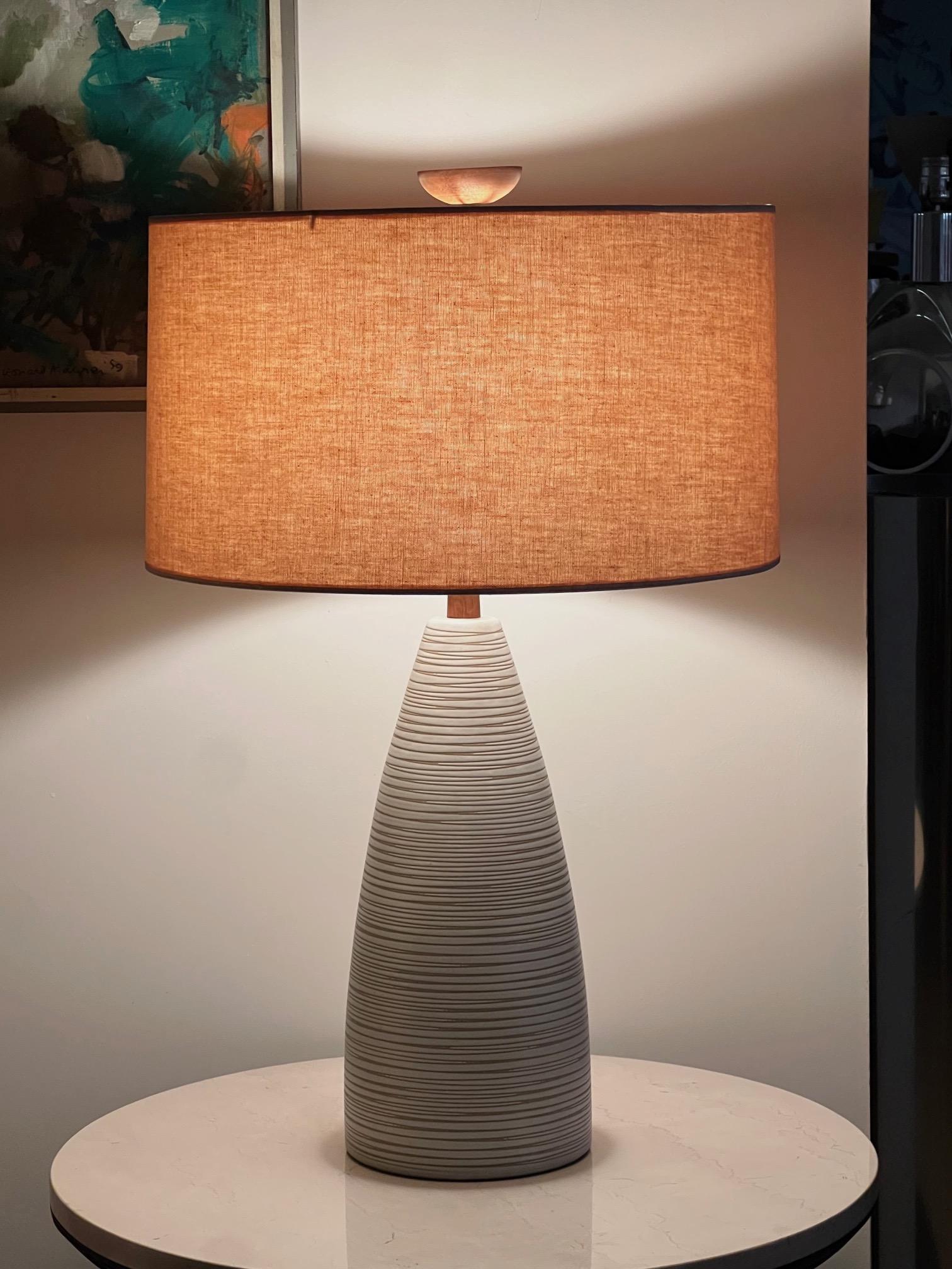 Mid-Century Modern Elegant Martz Lamp with Inciso Decoration For Sale