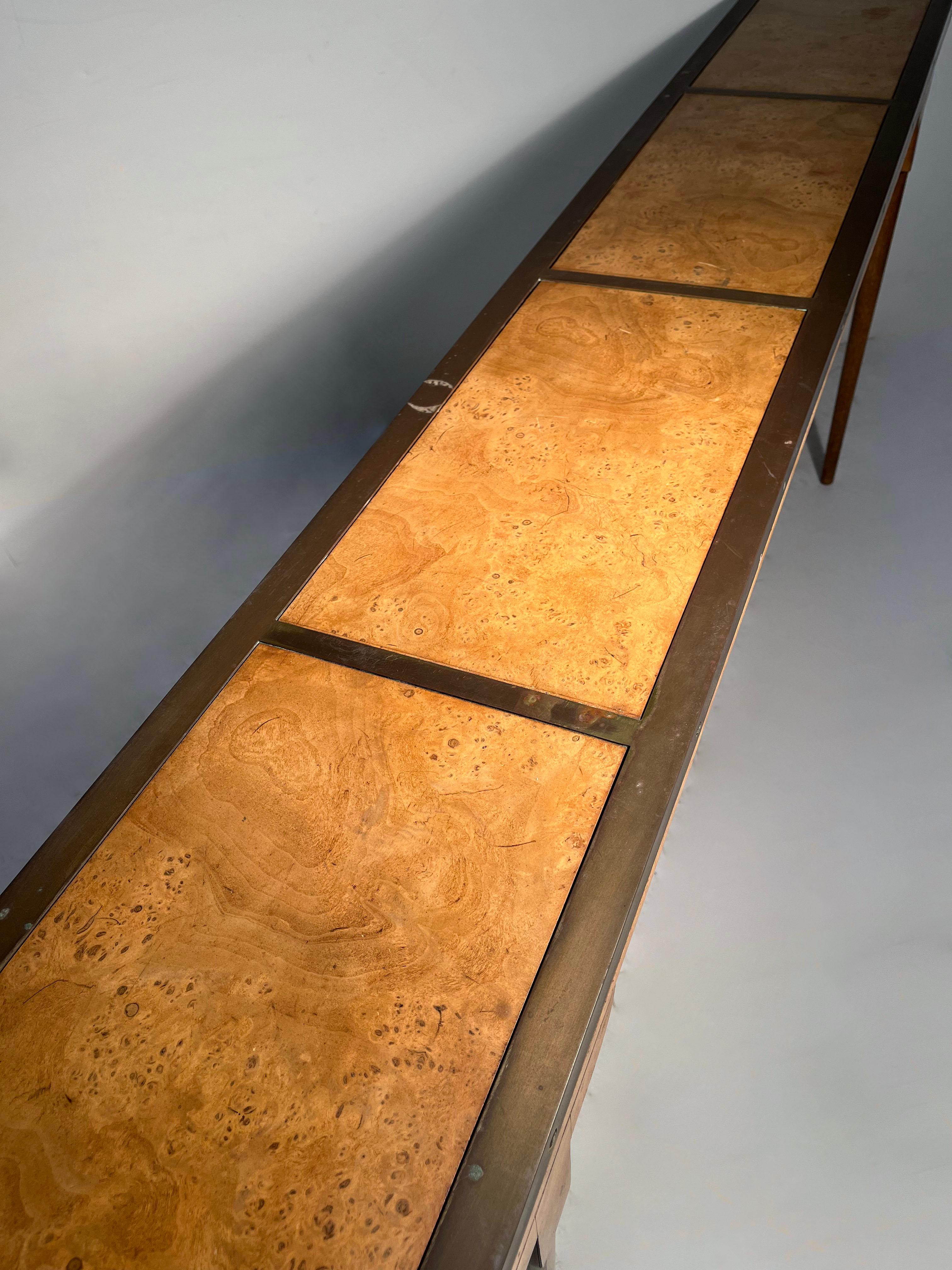Americano Elegant Mastercraft Burl & Brass Slender Console in vendita