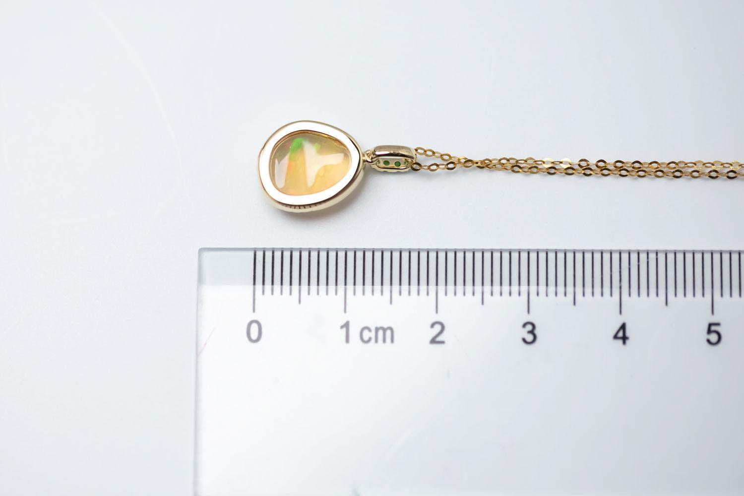 Eleganter mexikanischer Feueropal, Diamant-Tsavorit-Anhänger Halskette 18K Gelbgold im Angebot 5