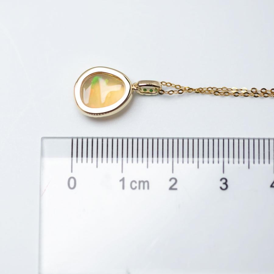 Eleganter mexikanischer Feueropal, Diamant-Tsavorit-Anhänger Halskette 18K Gelbgold Damen im Angebot