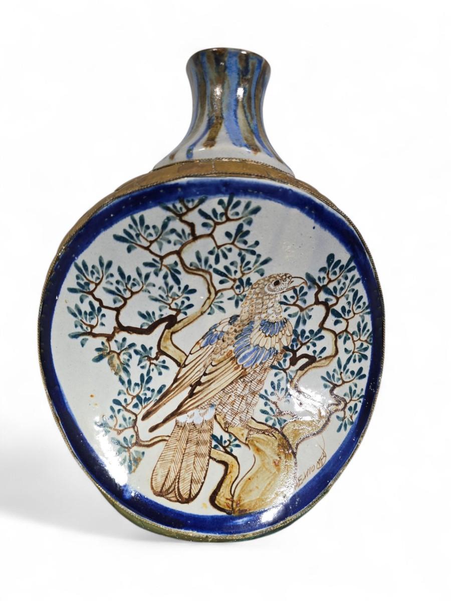 Peint à la main Elegant vase mexicain en porcelaine peinte - Signé - 20e siècle en vente