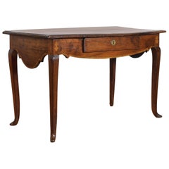 Elegant Mid-18th Century Italian, Genovese, Walnut Scrivania or Writing Table