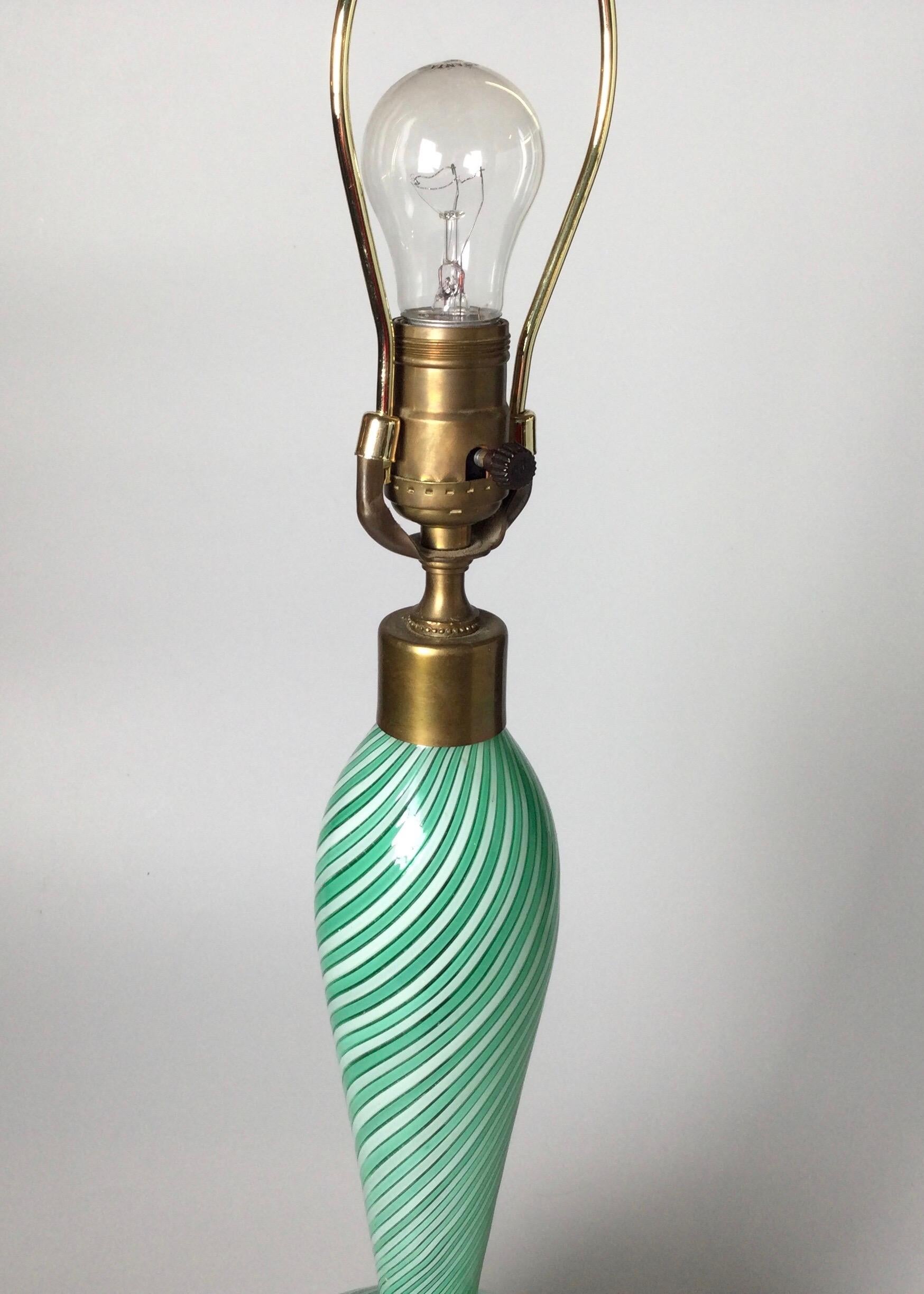 Elegant Mid 20th Century Italian Murano Glass Lamp For Sale 3