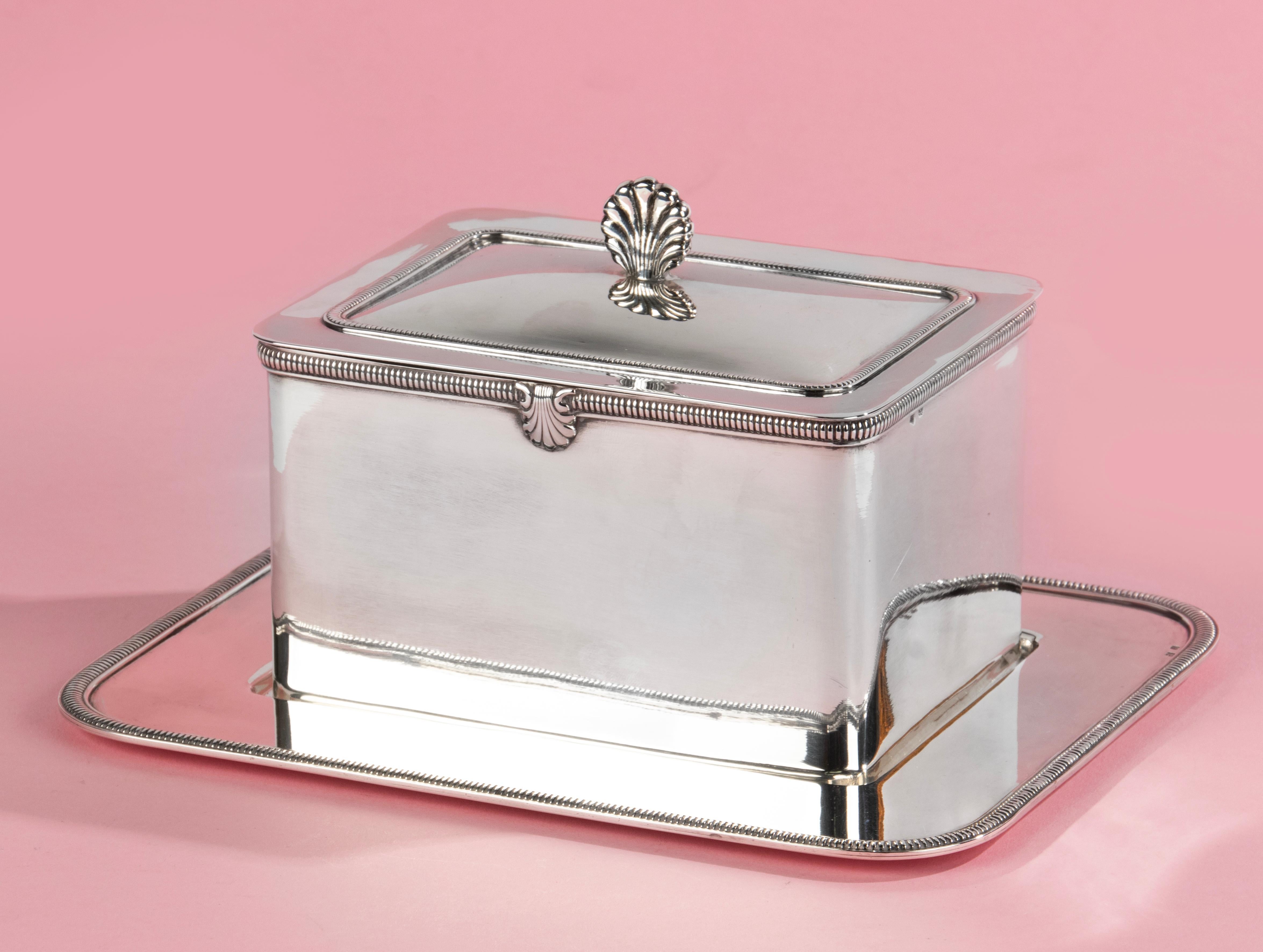 A beautiful silver plated biscuit barrel on a tray. 
The tray and the barrel are marked, but the marks are very small, maker unknown. 
Estimated date and origin: France, circa 1960. 
This biscuitbarrel is in super good condition. Great quality and
