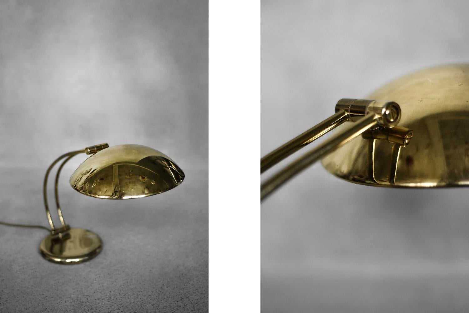 Elegant Mid-Century Belgian Modern Gold Brass Desk Lamp from Massive, 1970s In Good Condition For Sale In Warszawa, Mazowieckie