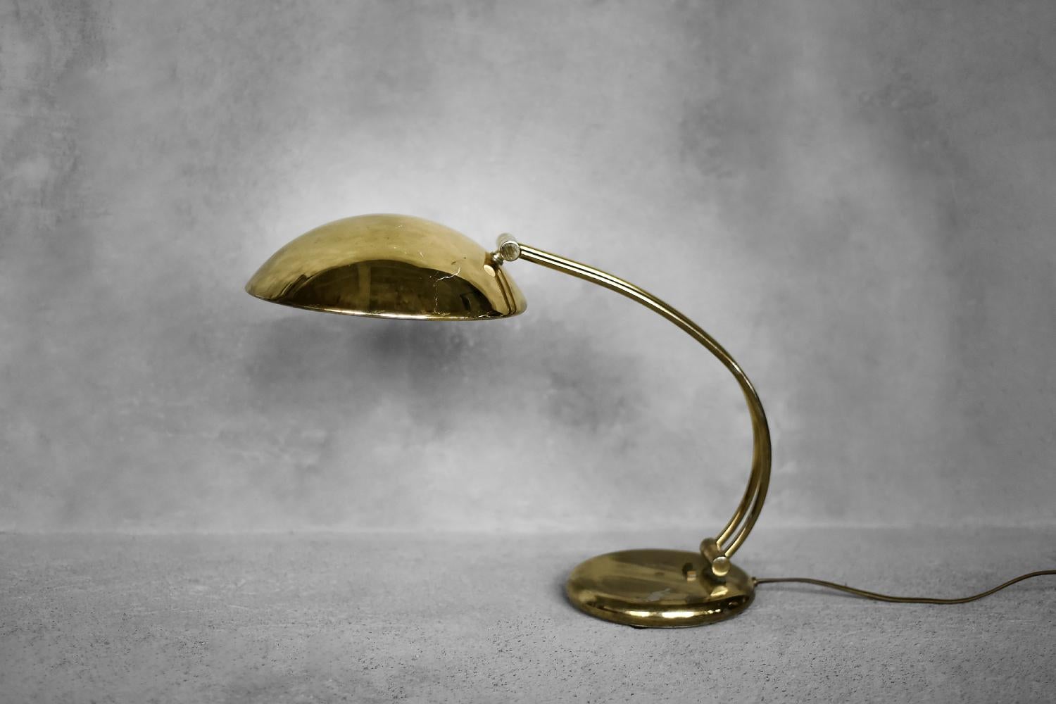 Elegant Mid-Century Belgian Modern Gold Brass Desk Lamp from Massive, 1970s For Sale 3
