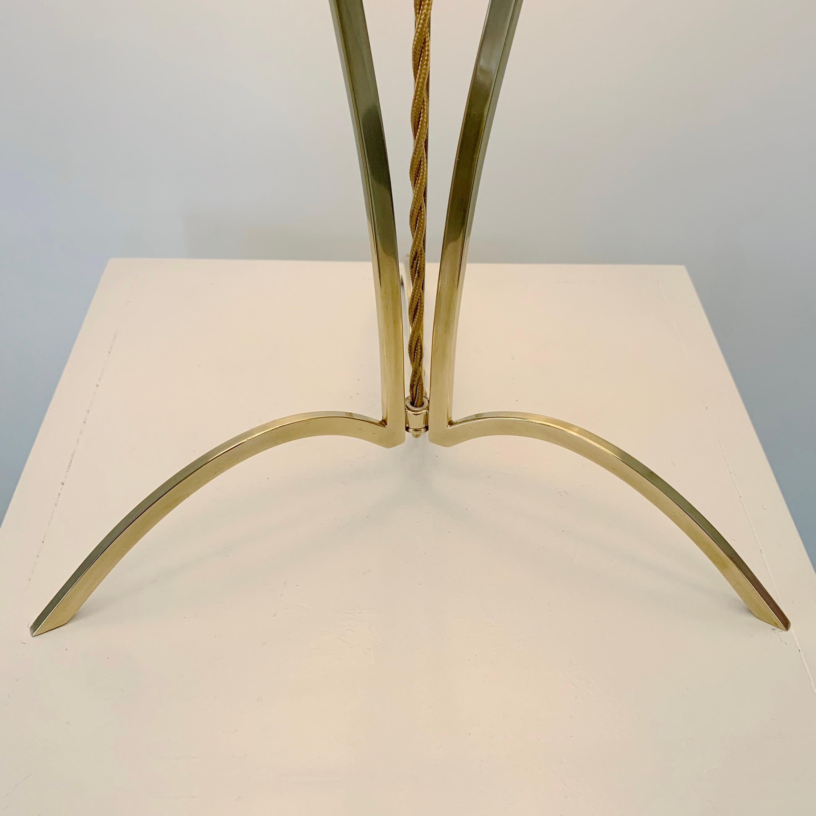 Mid-20th Century Elegant Mid-Century Brass Table Lamp, circa 1960, Italy. For Sale