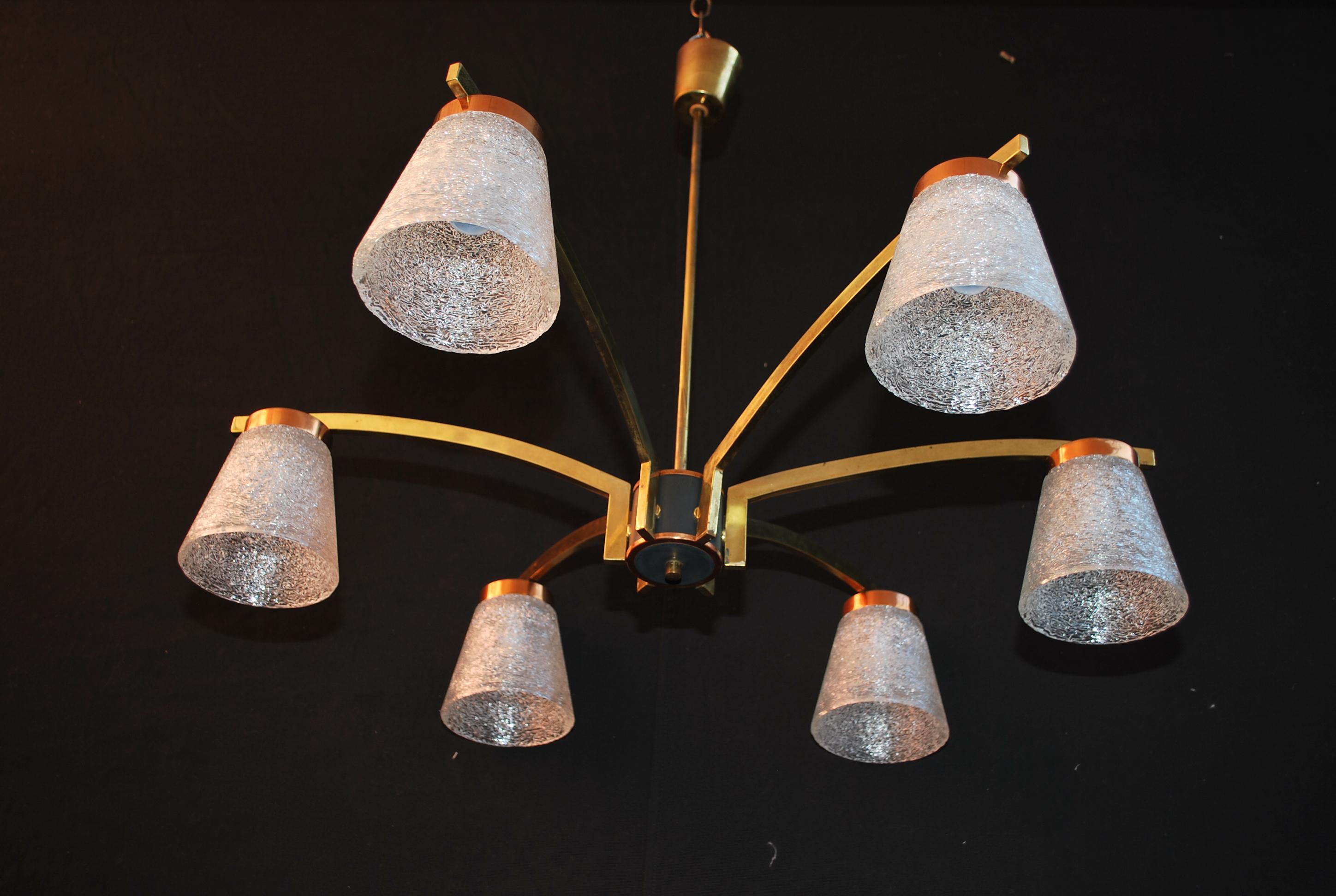 Metà XX secolo Elegante  lampadario di metà secolo proveniente dalla Germania in vendita