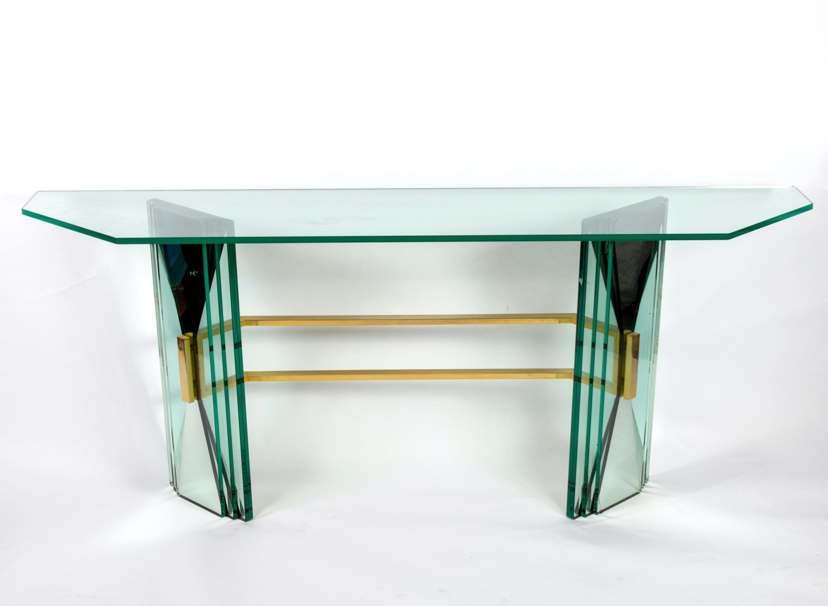 Eleganza del tavolo consolle di metà secolo con supporto in ottone da Fontana Arte in vendita 3