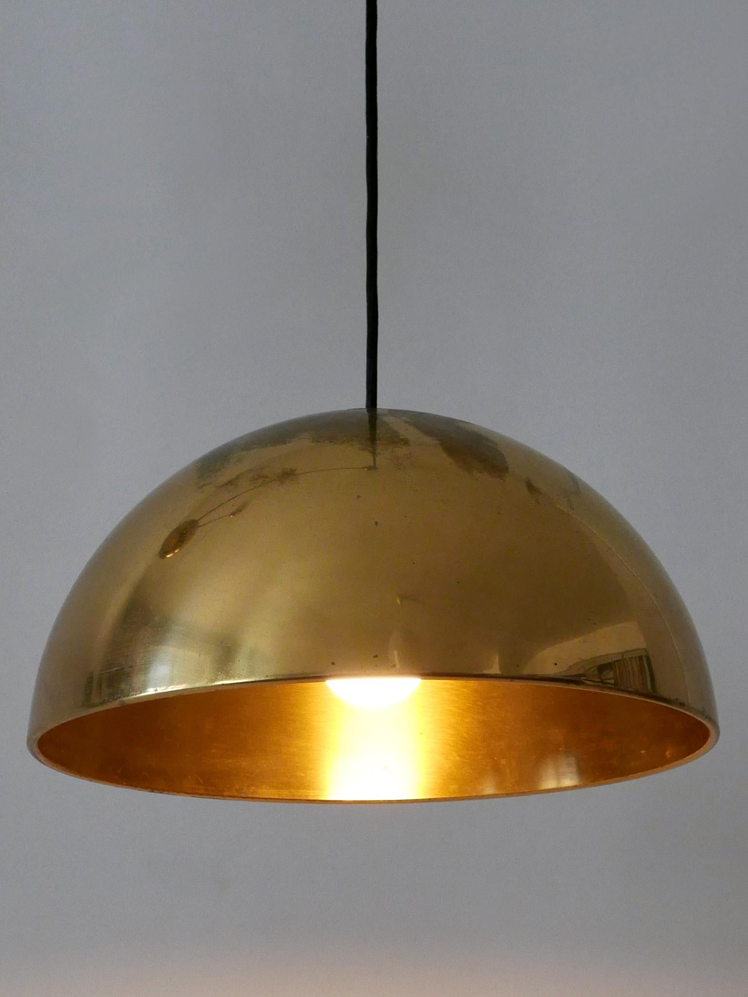 Lampada a sospensione in ottone a contrappeso Eleg Mid Century di Florian Schulz 1960s in vendita 6