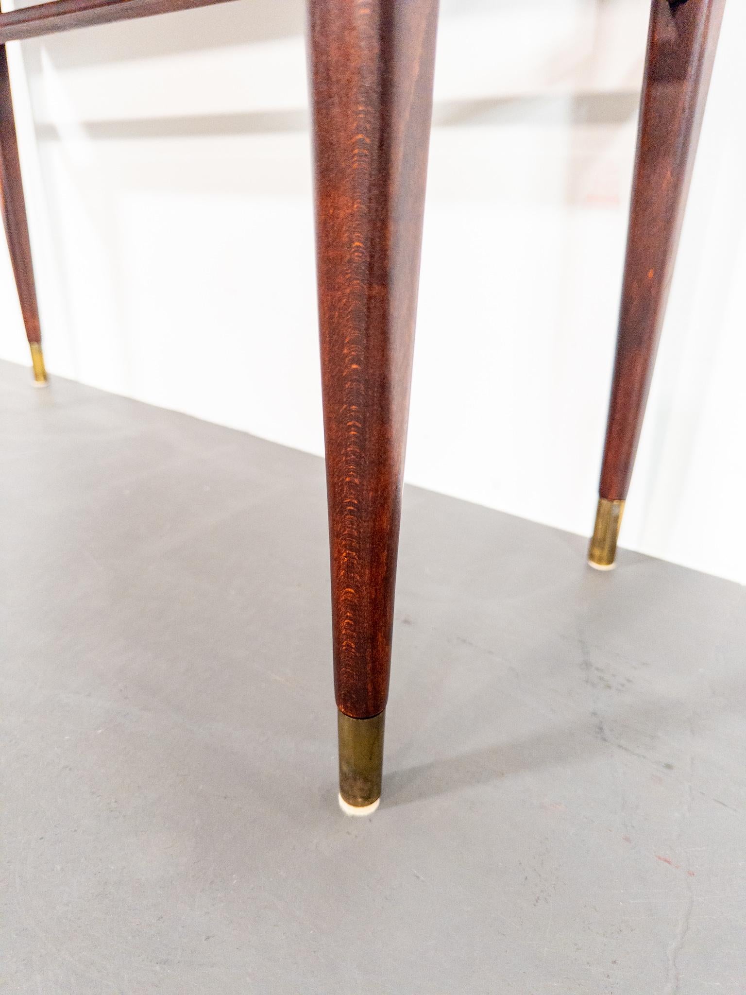 Elegante vitrine du milieu du siècle par Svante Skogh Seffle Möbelfabrik, années 1960 Excellent état - En vente à Staffanstorp, SE