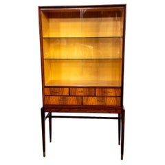 Elegante vitrina de mediados de siglo de Svante Skogh Seffle Möbelfabrik, años 60