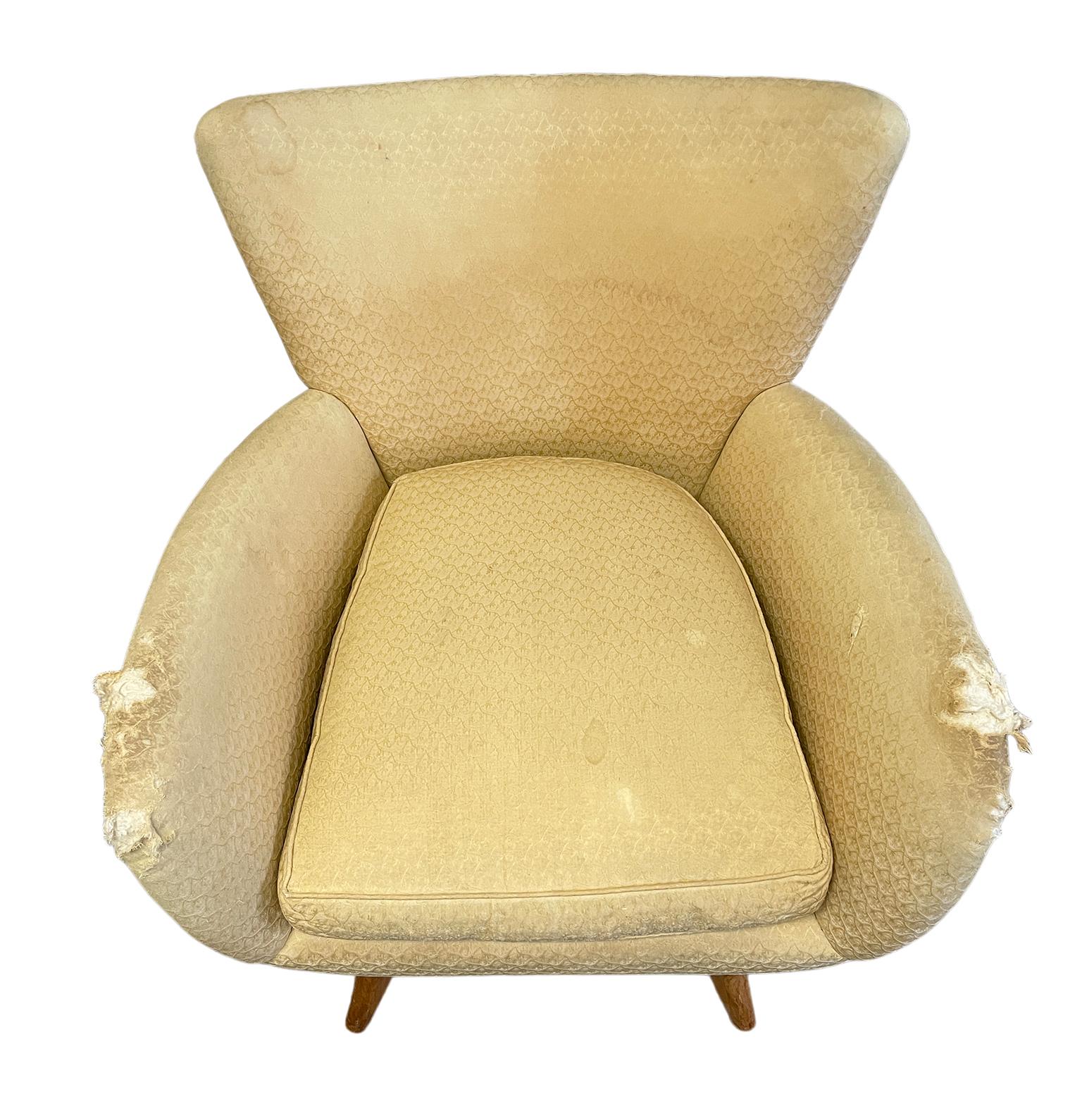 Mid-Century Modern Elegant Mid Century Ernst Schwadron Lounge Chair with Maple Tapered Legs