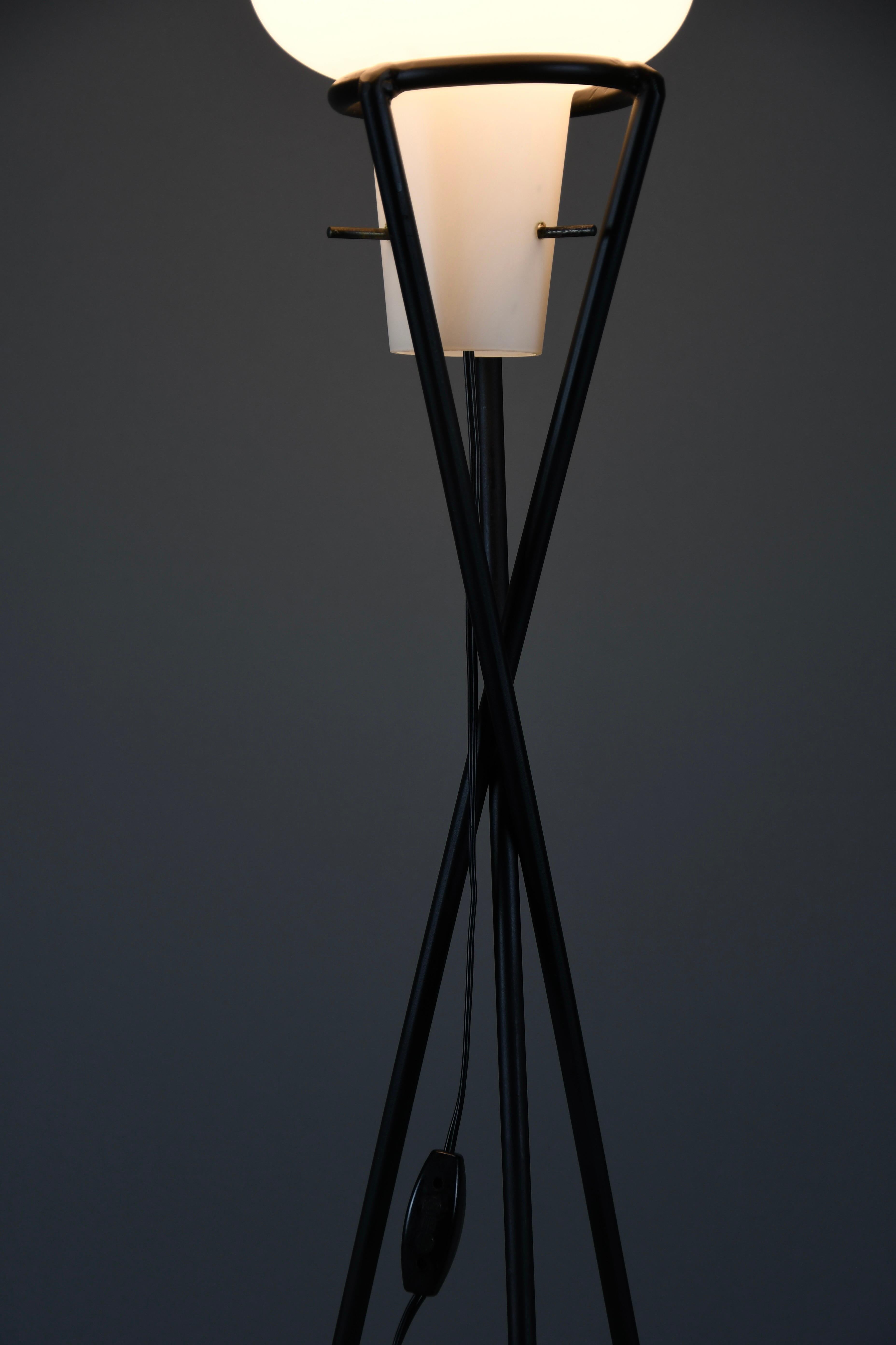 Elegant Mid-Century Floor Lamp – Black Painted Iron Lamp with Milk-Glass Shade For Sale 3