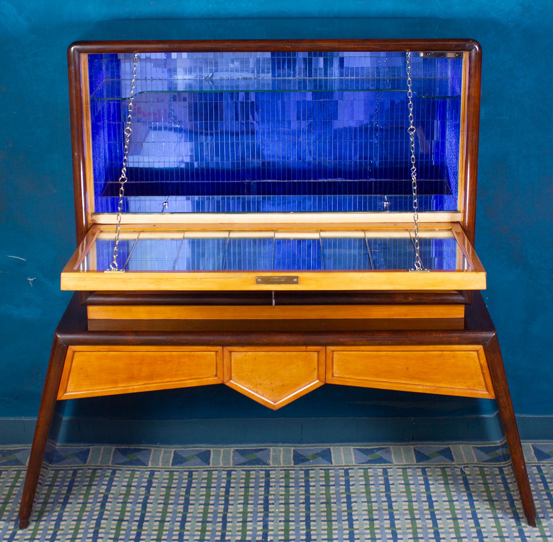 Elegant Mid-Century Italian Bar Cabinet 1940' Attributed to Osvaldo Borsani Italiano en venta