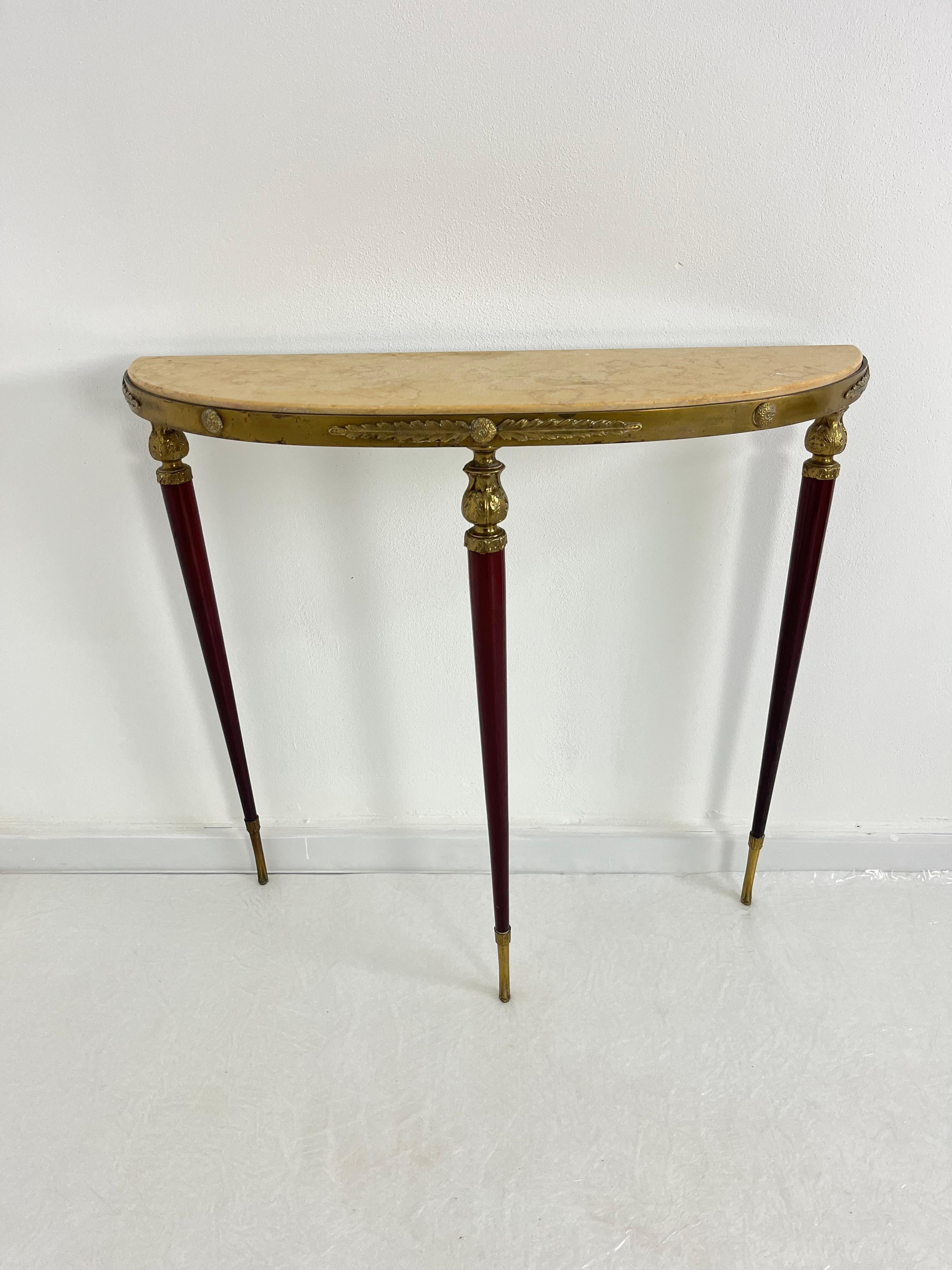 Elegant Mid-century Italian Brass Console Table with marble top, 1950s. In Good Condition For Sale In Palermo, IT