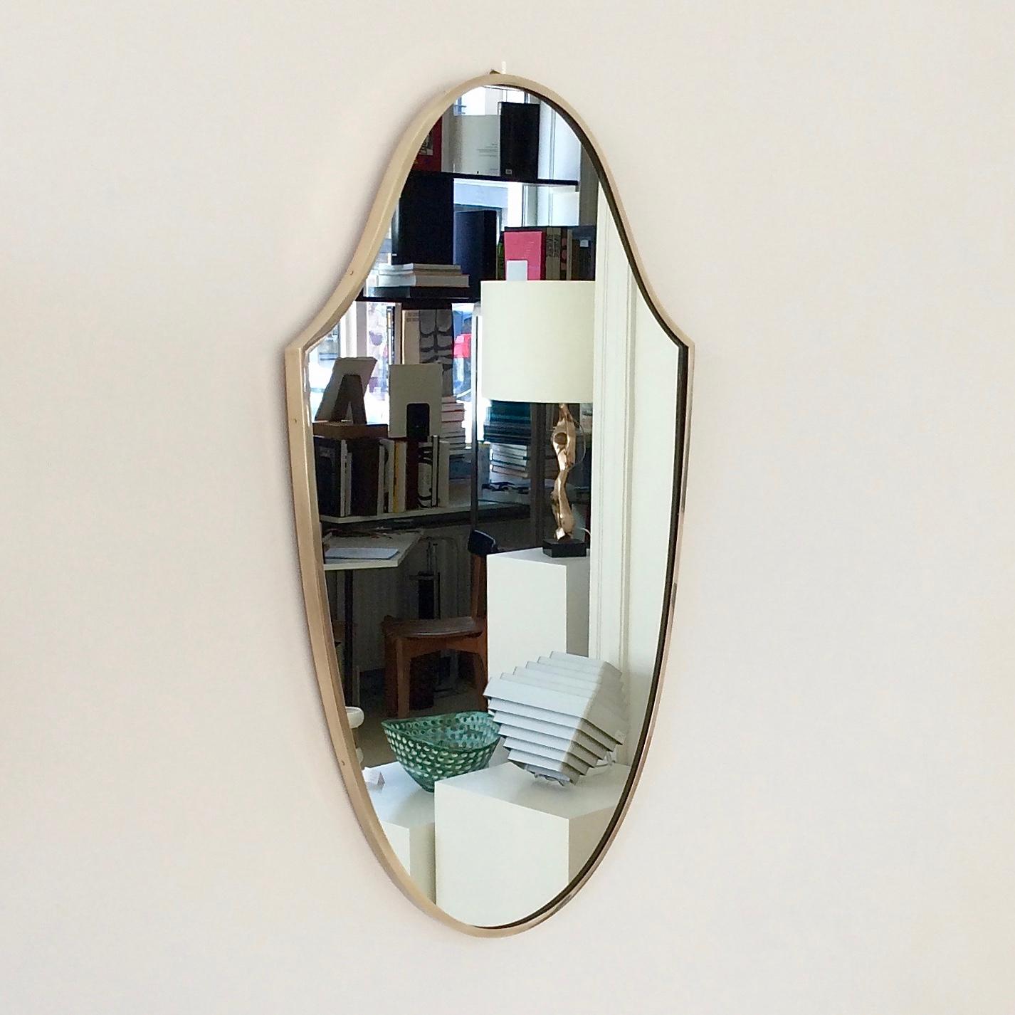 Mid-20th Century Elegant Mid-Century Italian Brass Mirror, 1950s