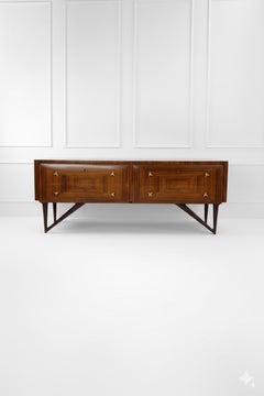 Eleganza della cassettiera italiana di metà secolo di Dassi, Italia, anni '50