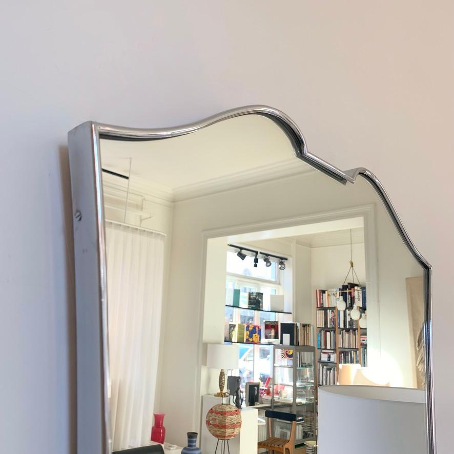 Elegance Miroir italien du milieu du siècle à cadre chromé, années 1950 en vente 4