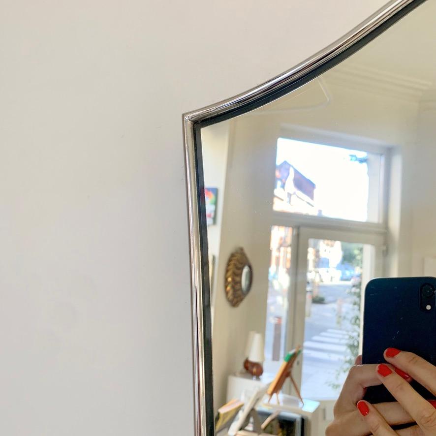 Elegance Miroir italien du milieu du siècle à cadre chromé, années 1950 en vente 1