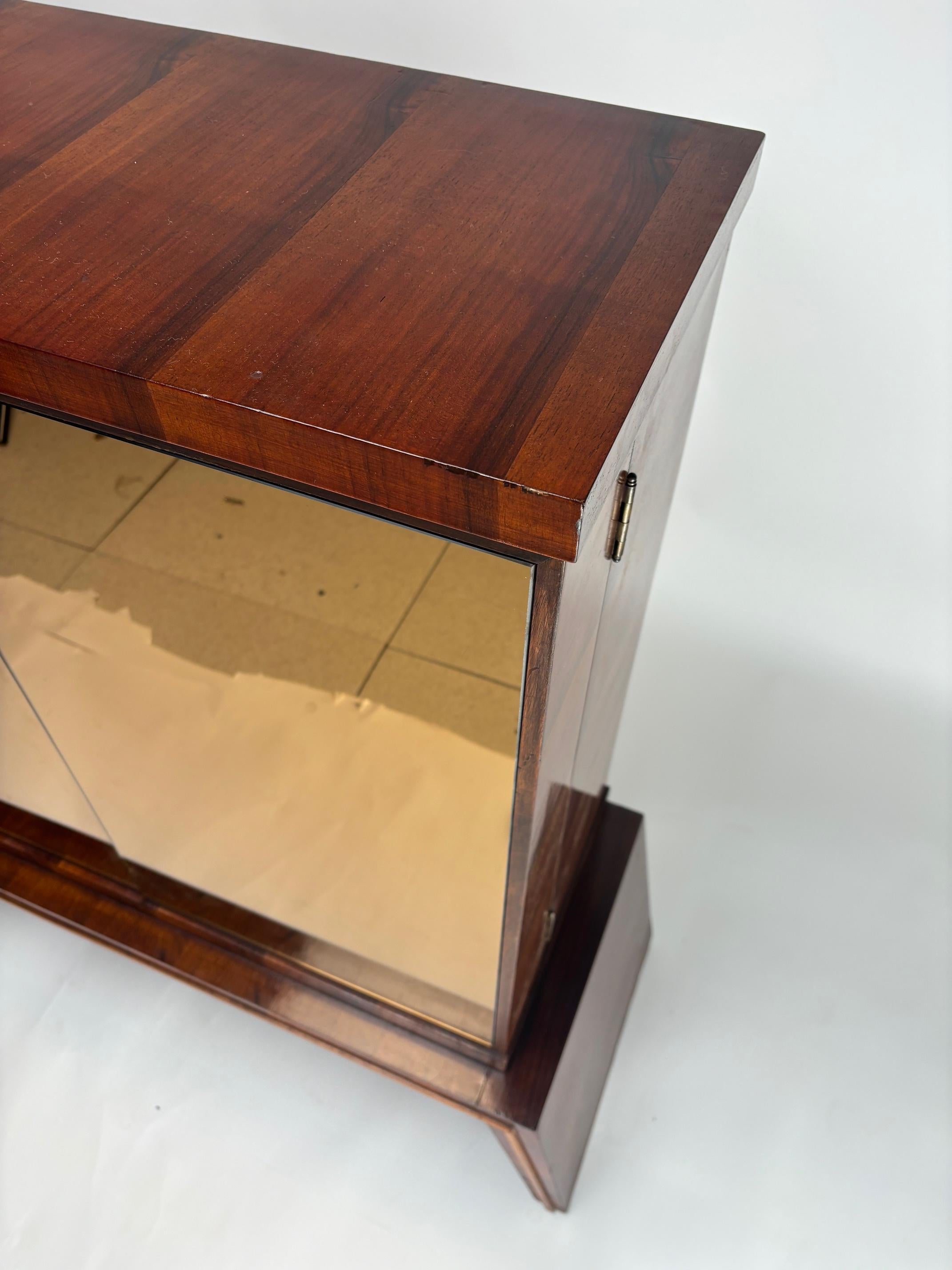 Mid-20th Century Elegant Mid-Century Italian Mirrored Dry Bar Cabinet, 1950s For Sale