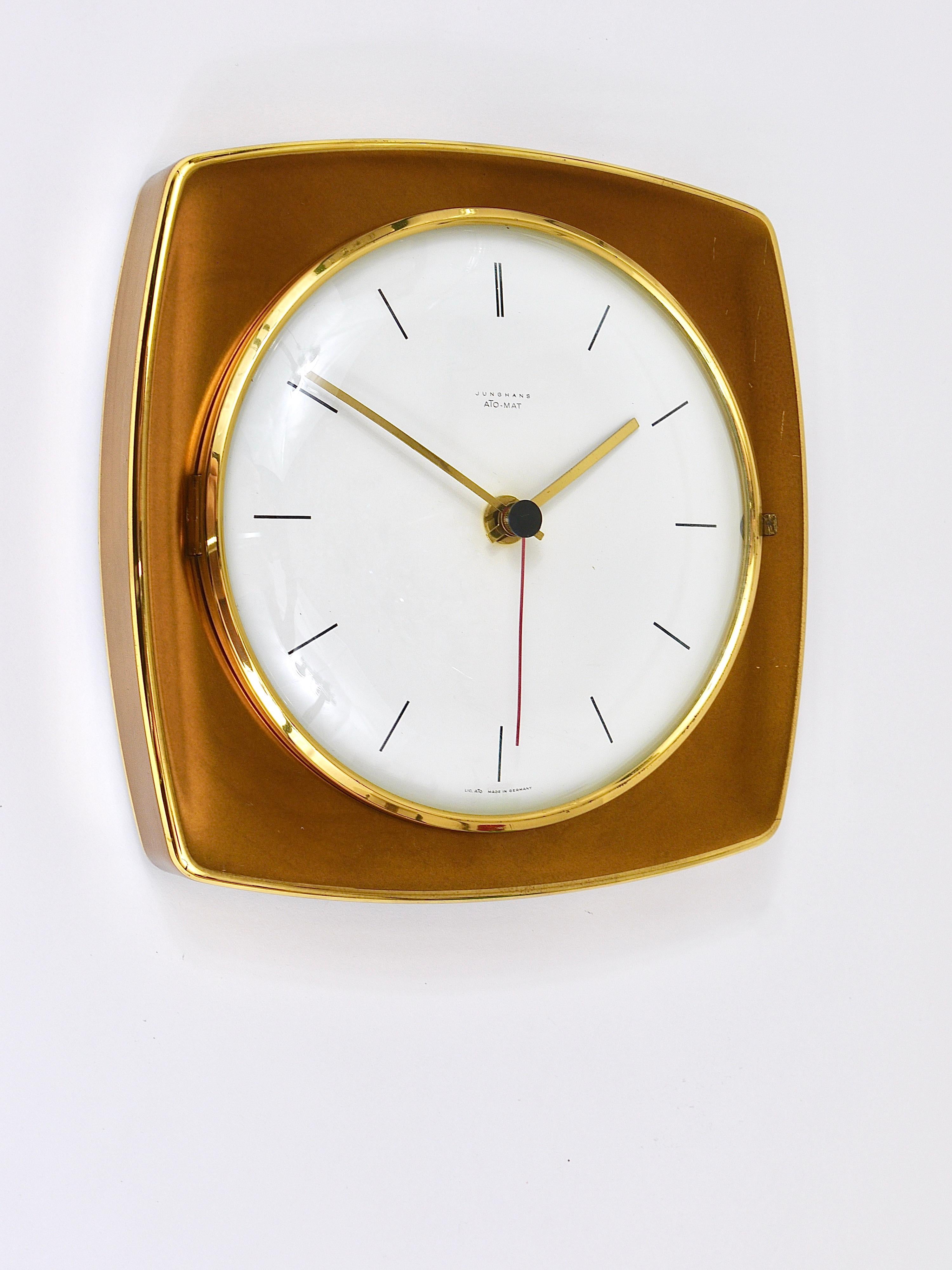 Elegant Mid-Century Junghans Ato-Mat Gold Brass Wall Clock, Germany, 1950s In Good Condition For Sale In Vienna, AT
