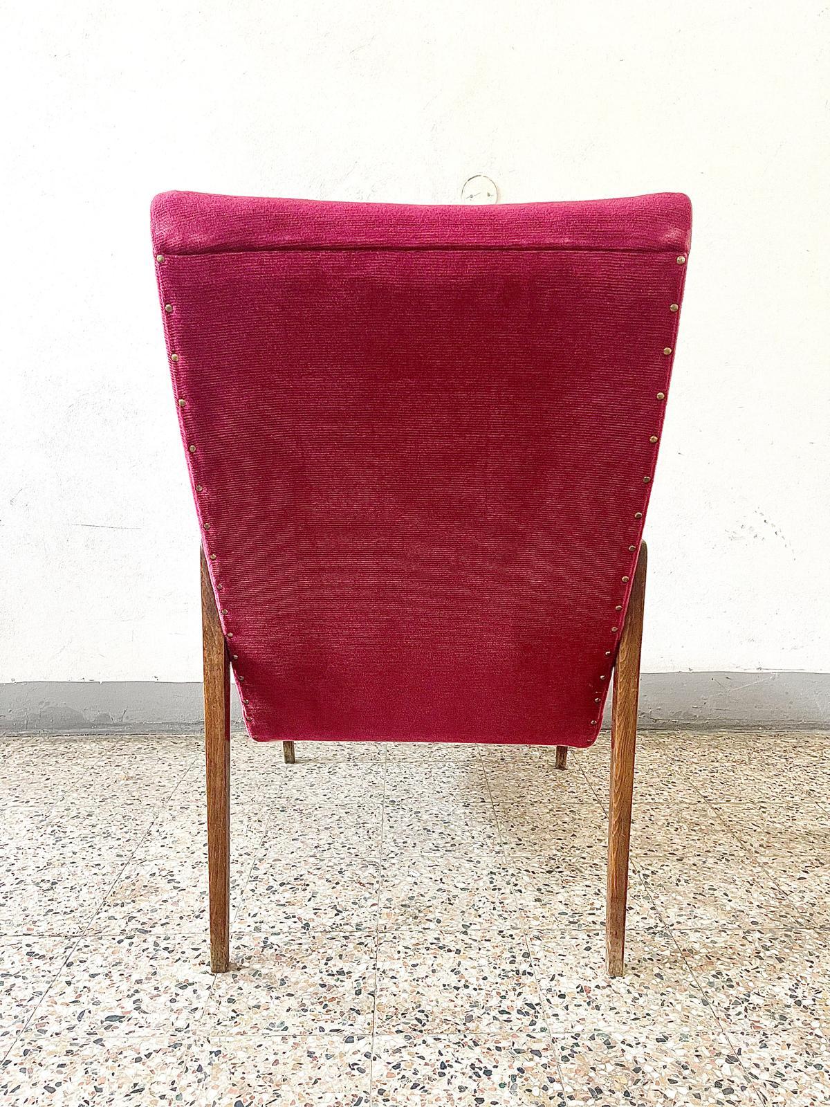 Elegants fauteuils Mid-Century Modern en Wood, sièges en tissu rougeâtre des années 1960 en vente 12