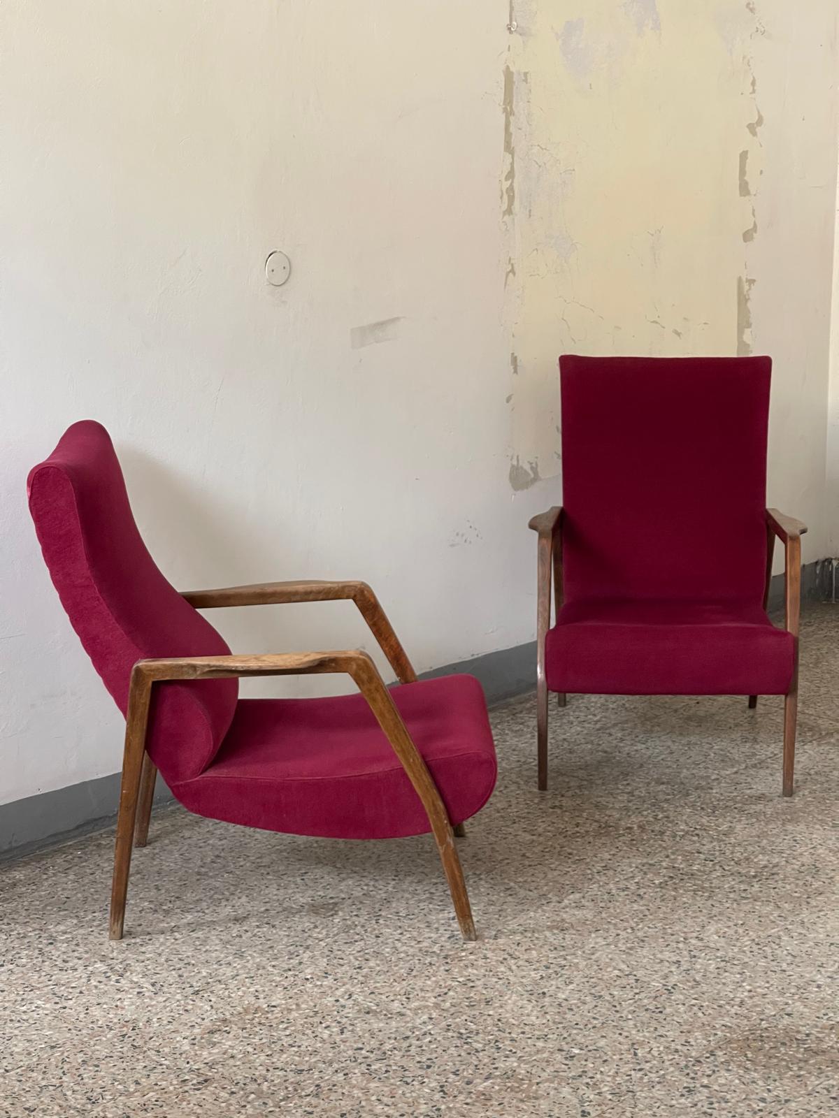 Elegants fauteuils Mid-Century Modern en Wood, sièges en tissu rougeâtre des années 1960 Bon état - En vente à Milano, IT