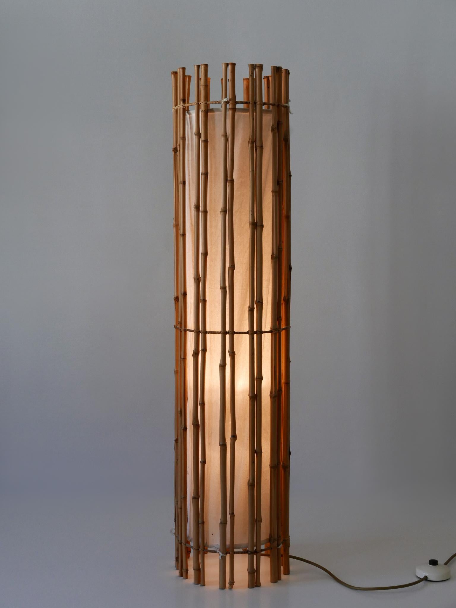 Elegant Mid Century Modern Bamboo Floor Lamp by Louis Sognot France 1960s In Good Condition For Sale In Munich, DE