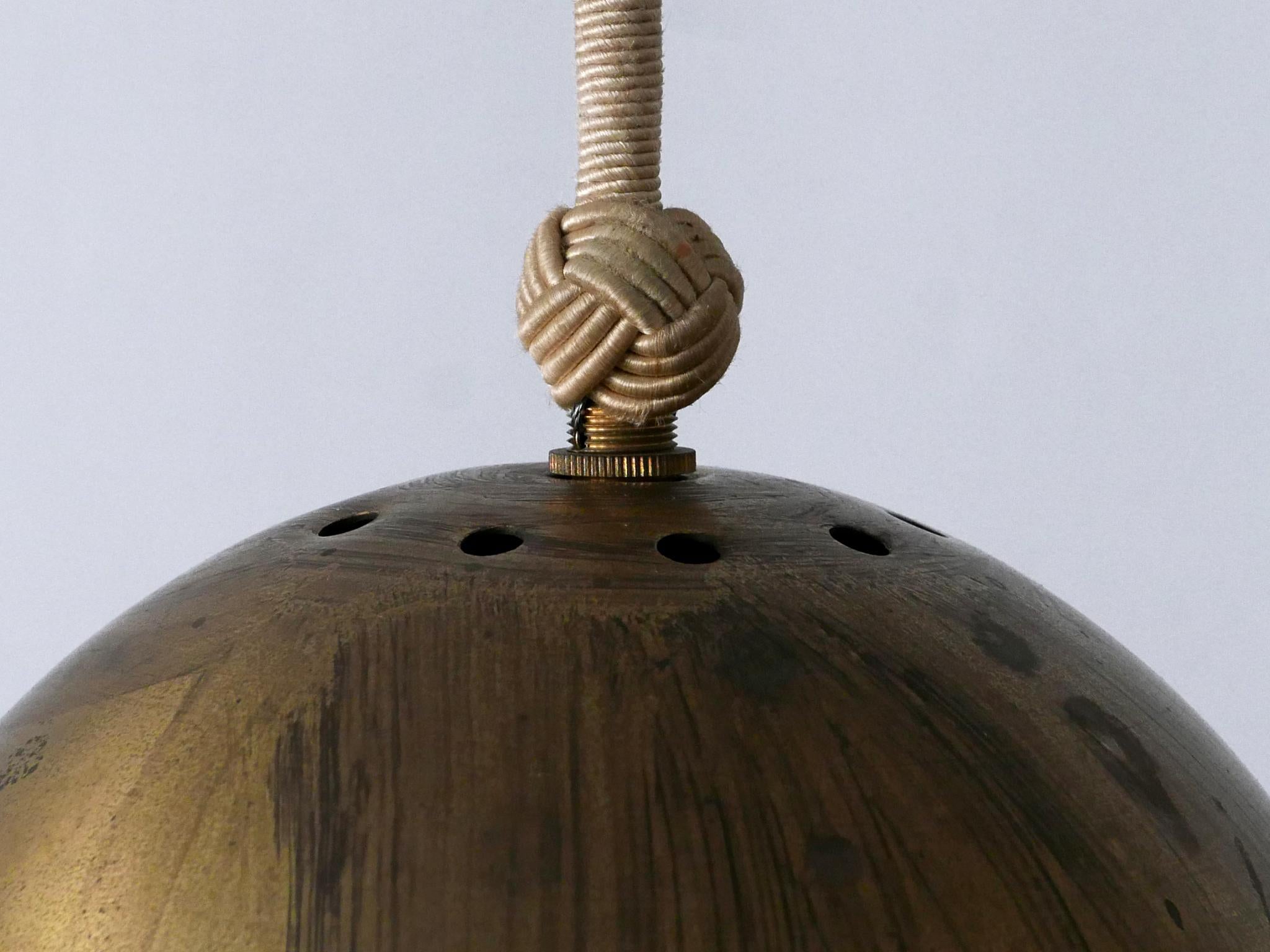 Eleganza della lampada a sospensione in ottone della metà del secolo scorso Germania anni '50 in vendita 9