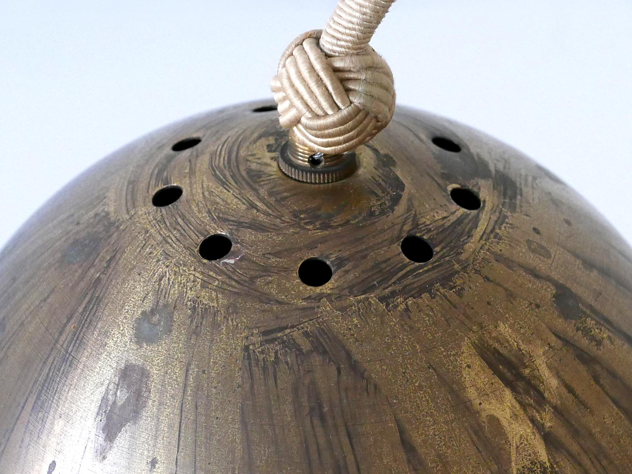 Eleganza della lampada a sospensione in ottone della metà del secolo scorso Germania anni '50 in vendita 10