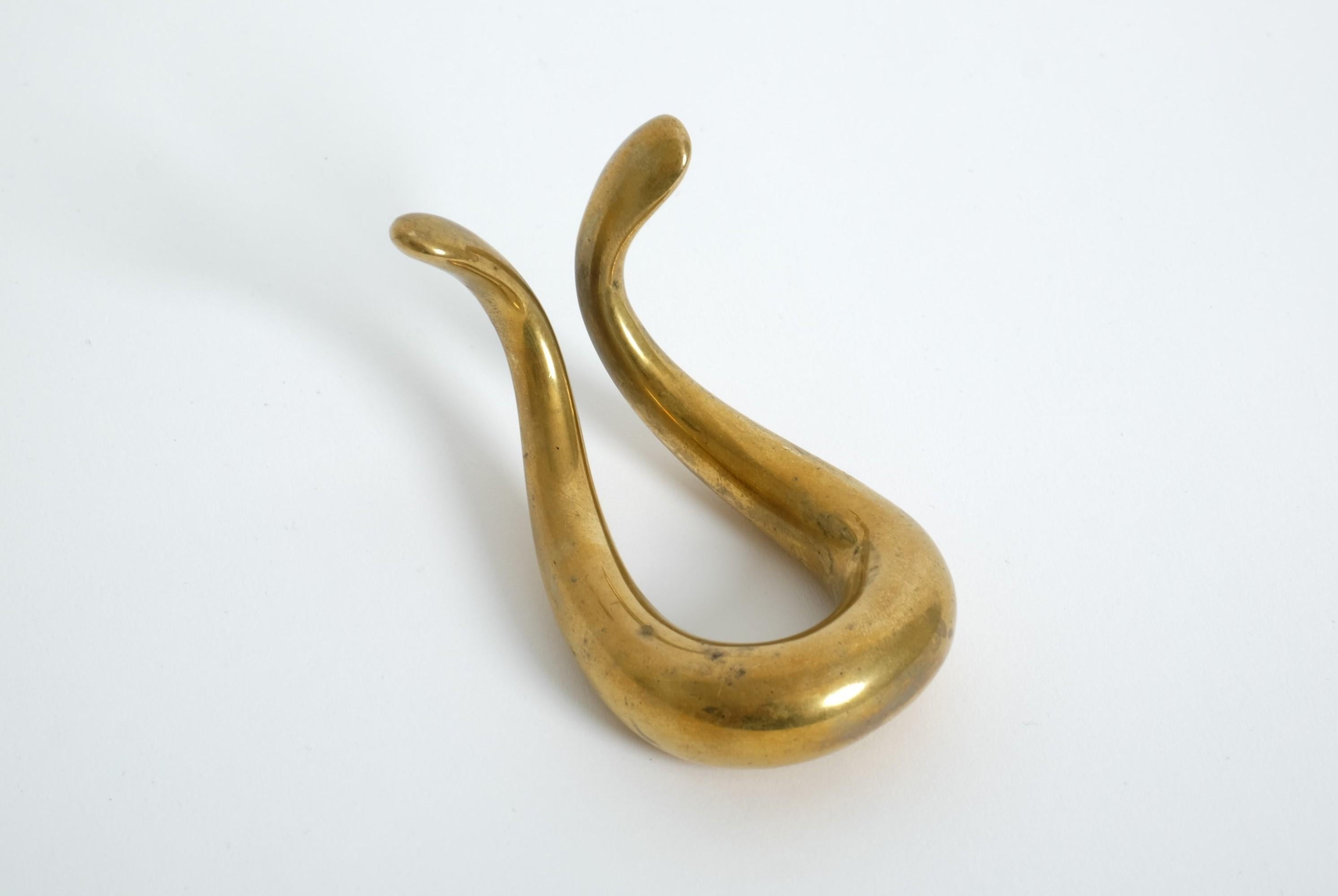 Mid-Century Modern Elegant Mid Century Modern Brass Pipe Holder By Carl Auböck, Austria 1950s For Sale