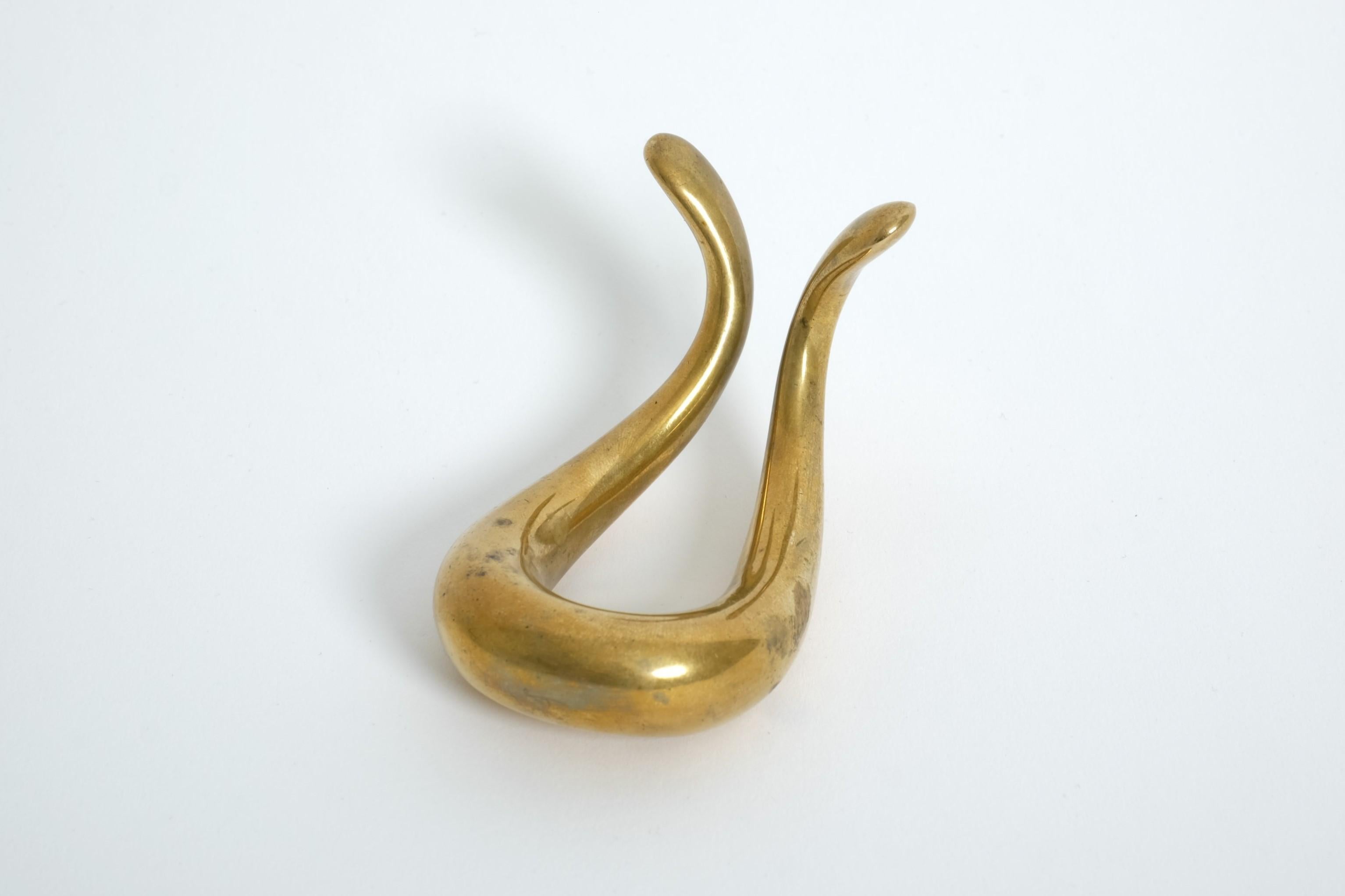 Austrian Elegant Mid Century Modern Brass Pipe Holder By Carl Auböck, Austria 1950s For Sale