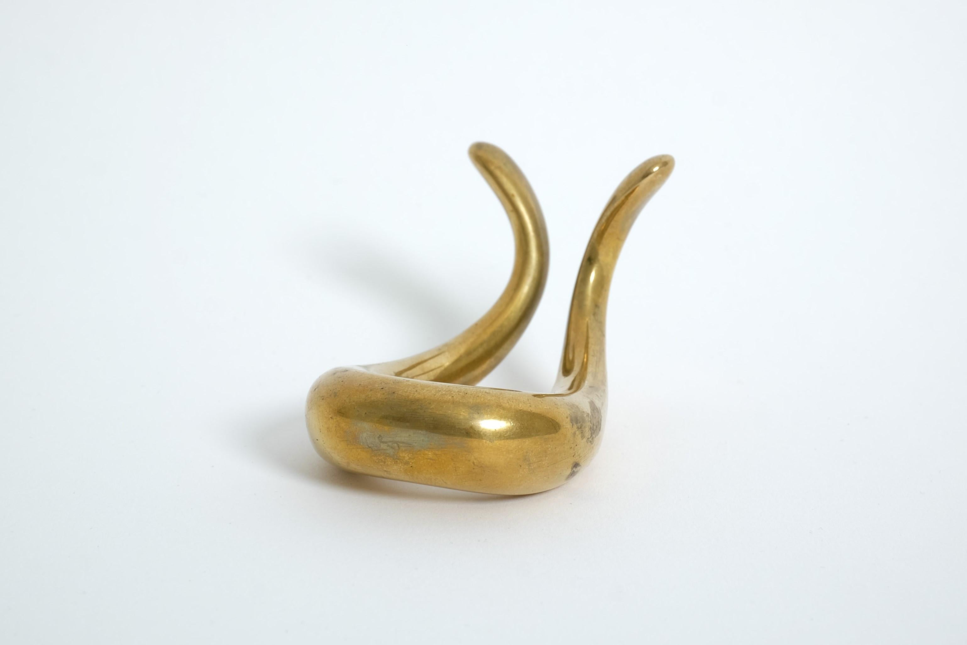 Mid-20th Century Elegant Mid Century Modern Brass Pipe Holder By Carl Auböck, Austria 1950s For Sale