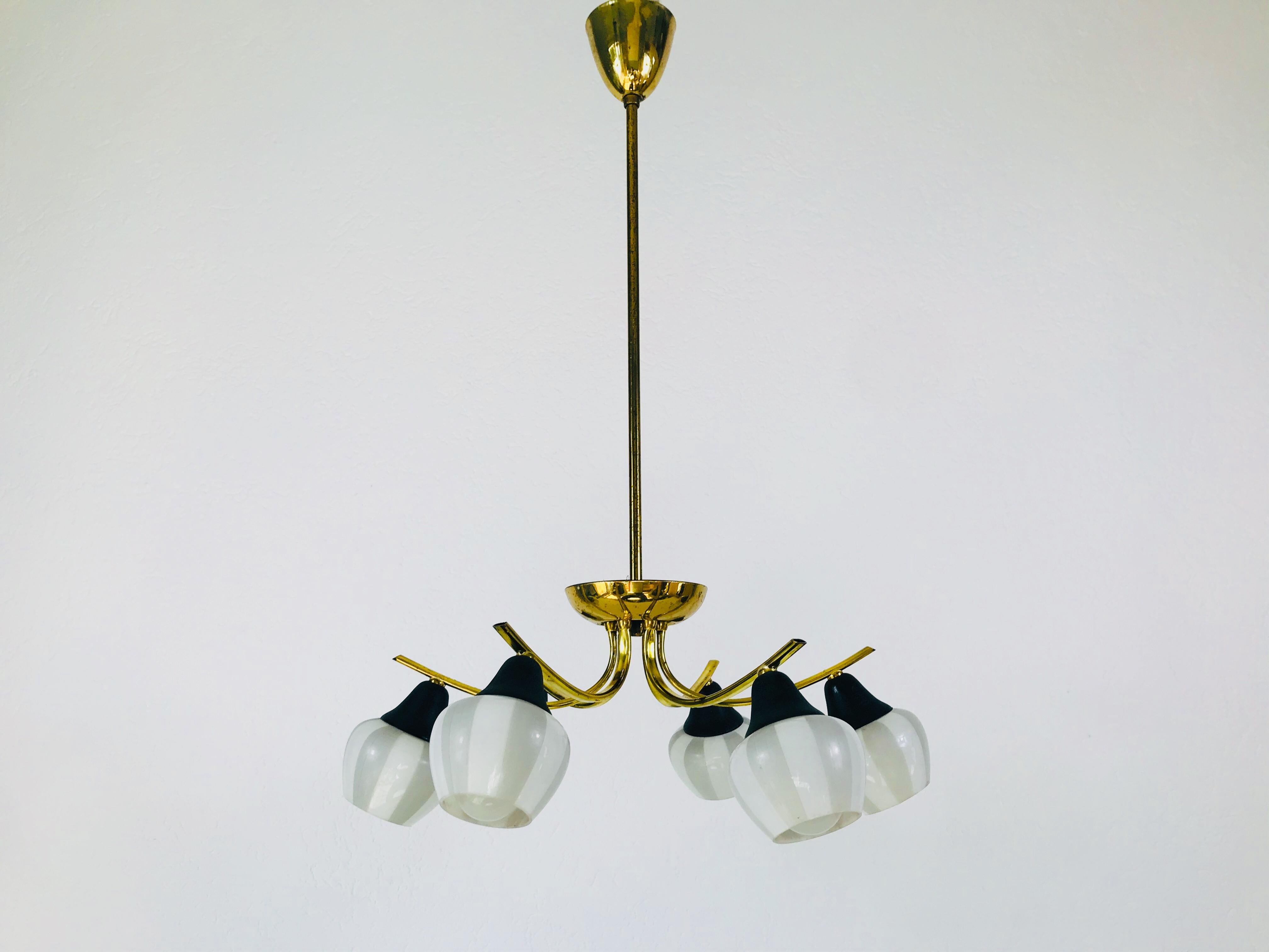 French Elegant Mid-Century Modern Brass Sputnik Chandelier, 1960s, France