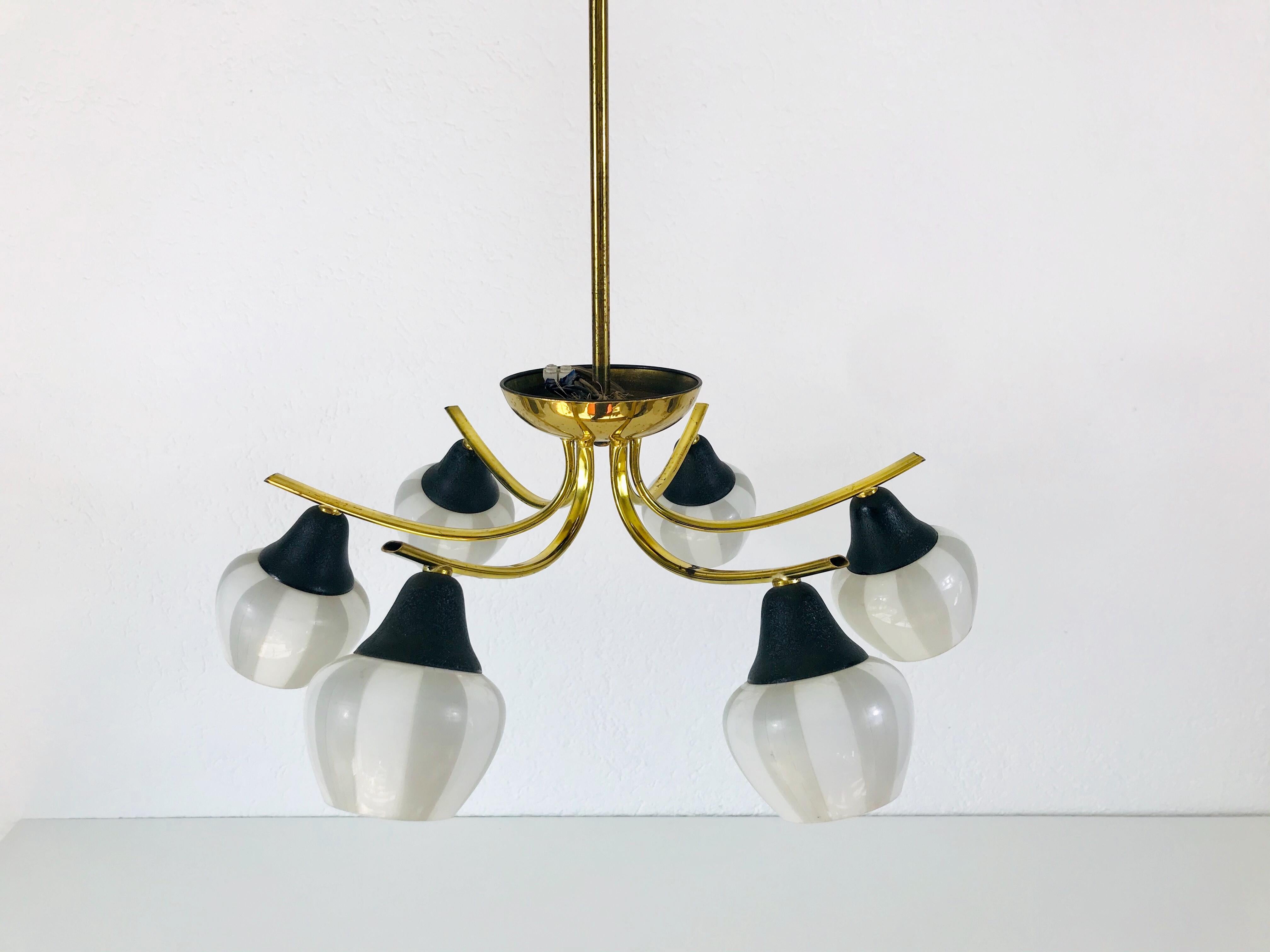 Elegant Mid-Century Modern Brass Sputnik Chandelier, 1960s, France 4