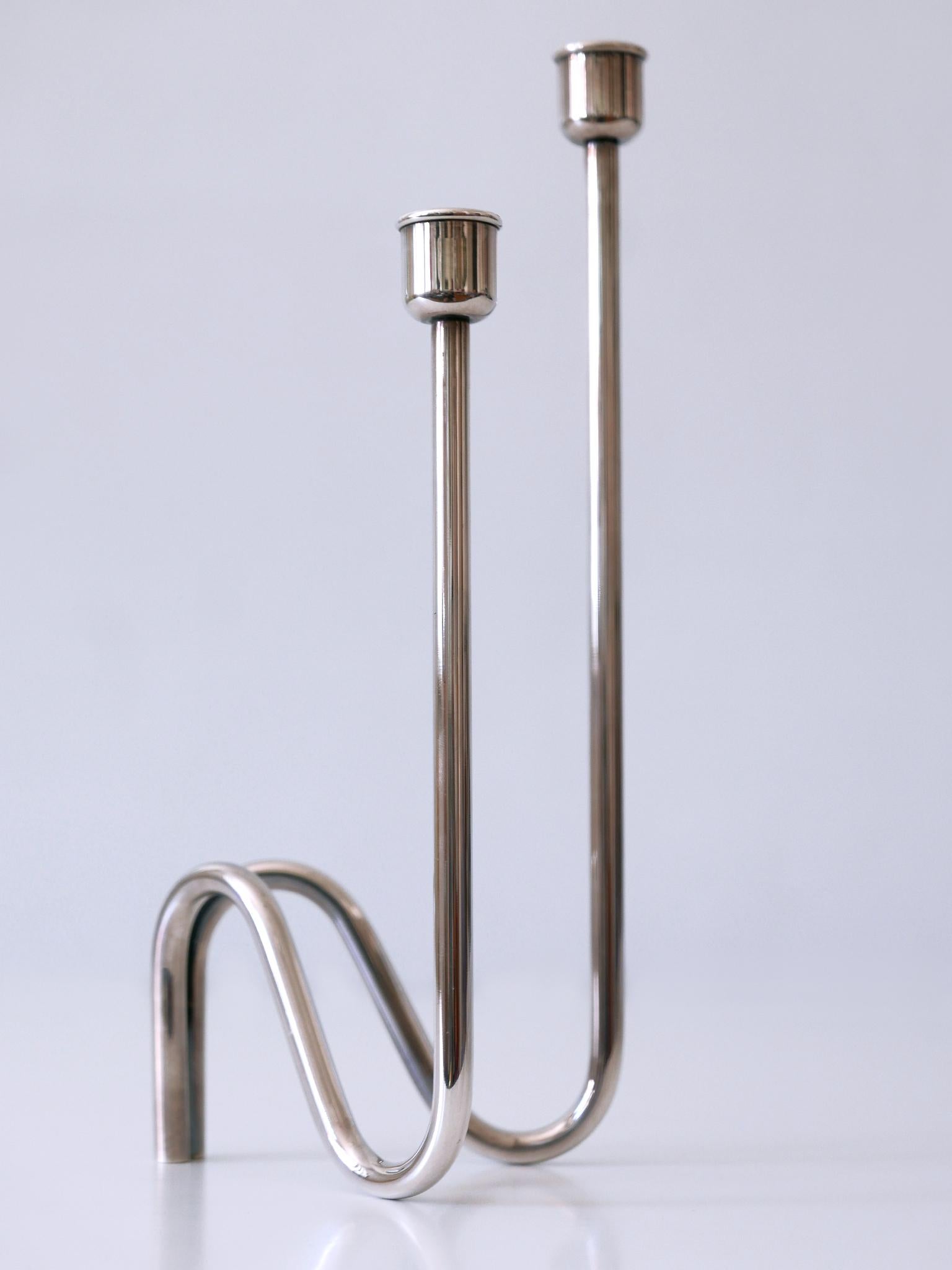 Eleganter eleganter Mid-Century Modern-Kerzenhalter Flamma von Lino Sabattini Italien 1970er Jahre (Moderne der Mitte des Jahrhunderts) im Angebot