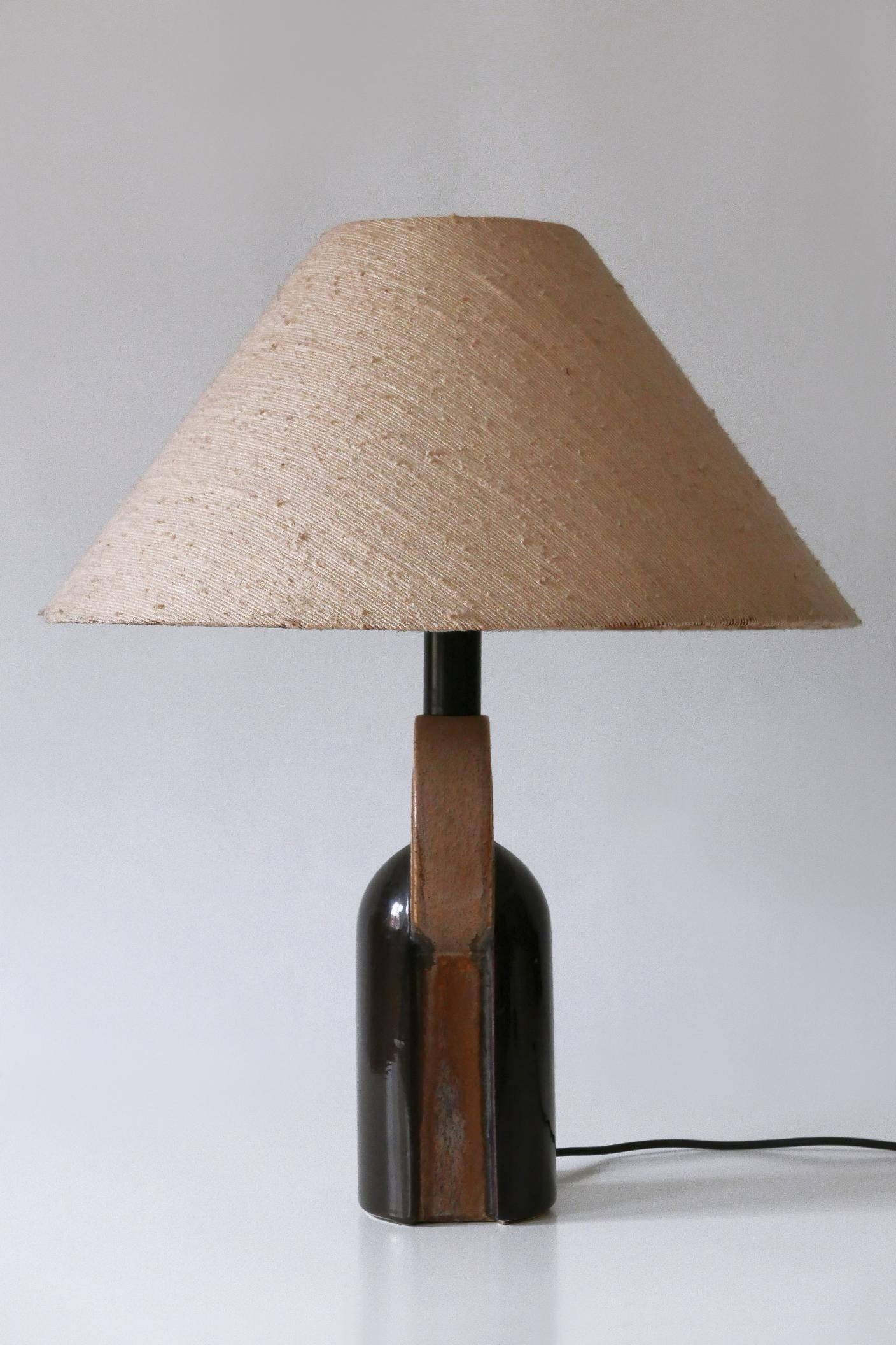 Elegant Mid-Century Modern Ceramic Table Lamp by Leola Design Germany 1960s For Sale 10