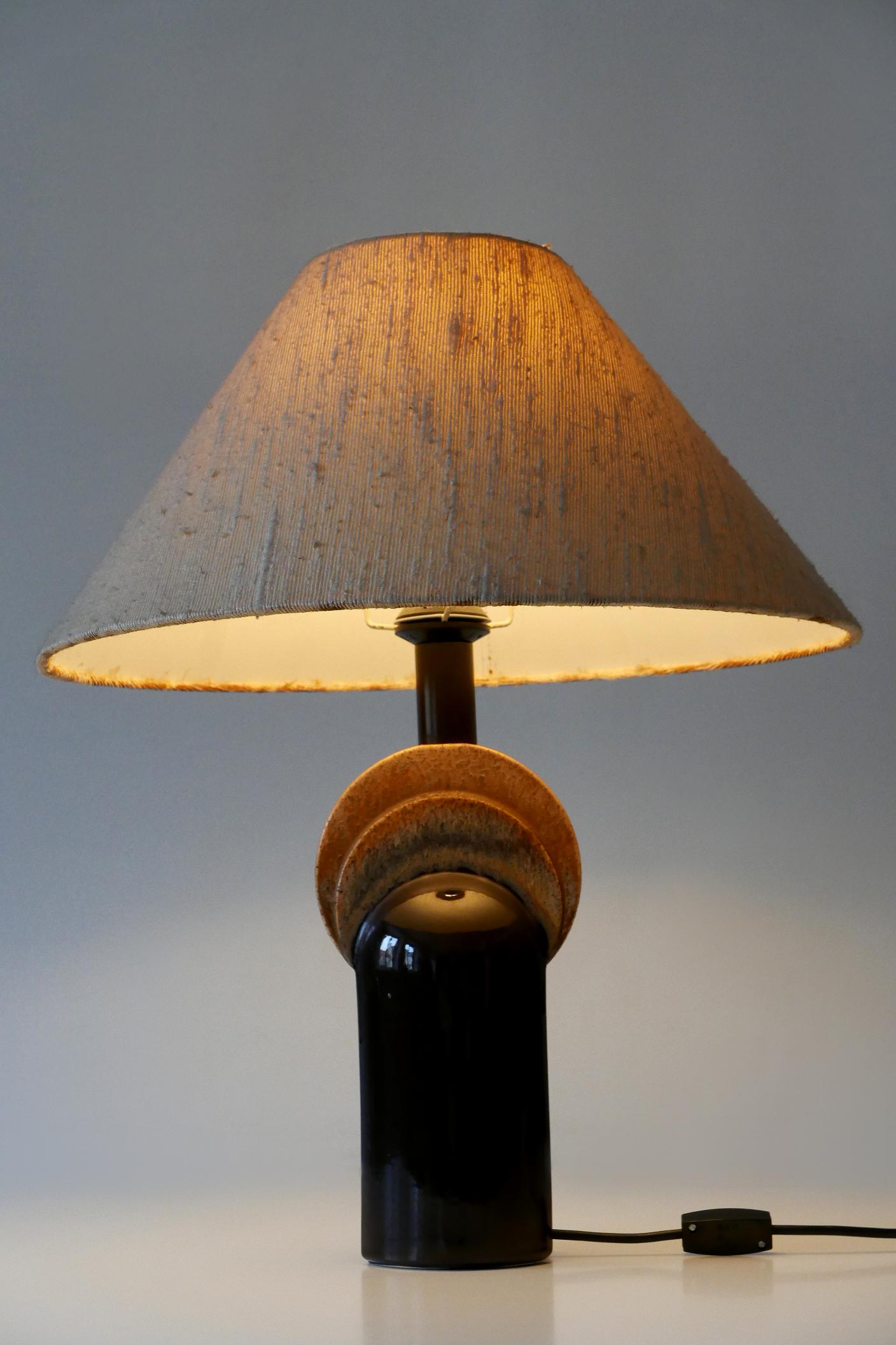 Elegant Mid-Century Modern Ceramic Table Lamp by Leola Design Germany 1960s In Good Condition For Sale In Munich, DE