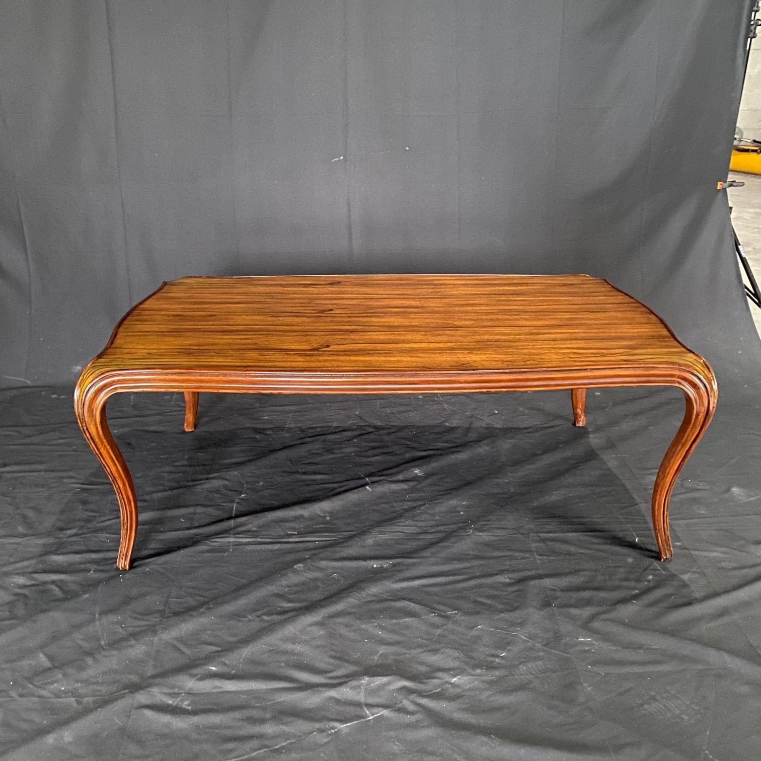 Elegant Mid-Century Modern Curved Coffee Table by Keno Bros. In Good Condition For Sale In Hopewell, NJ