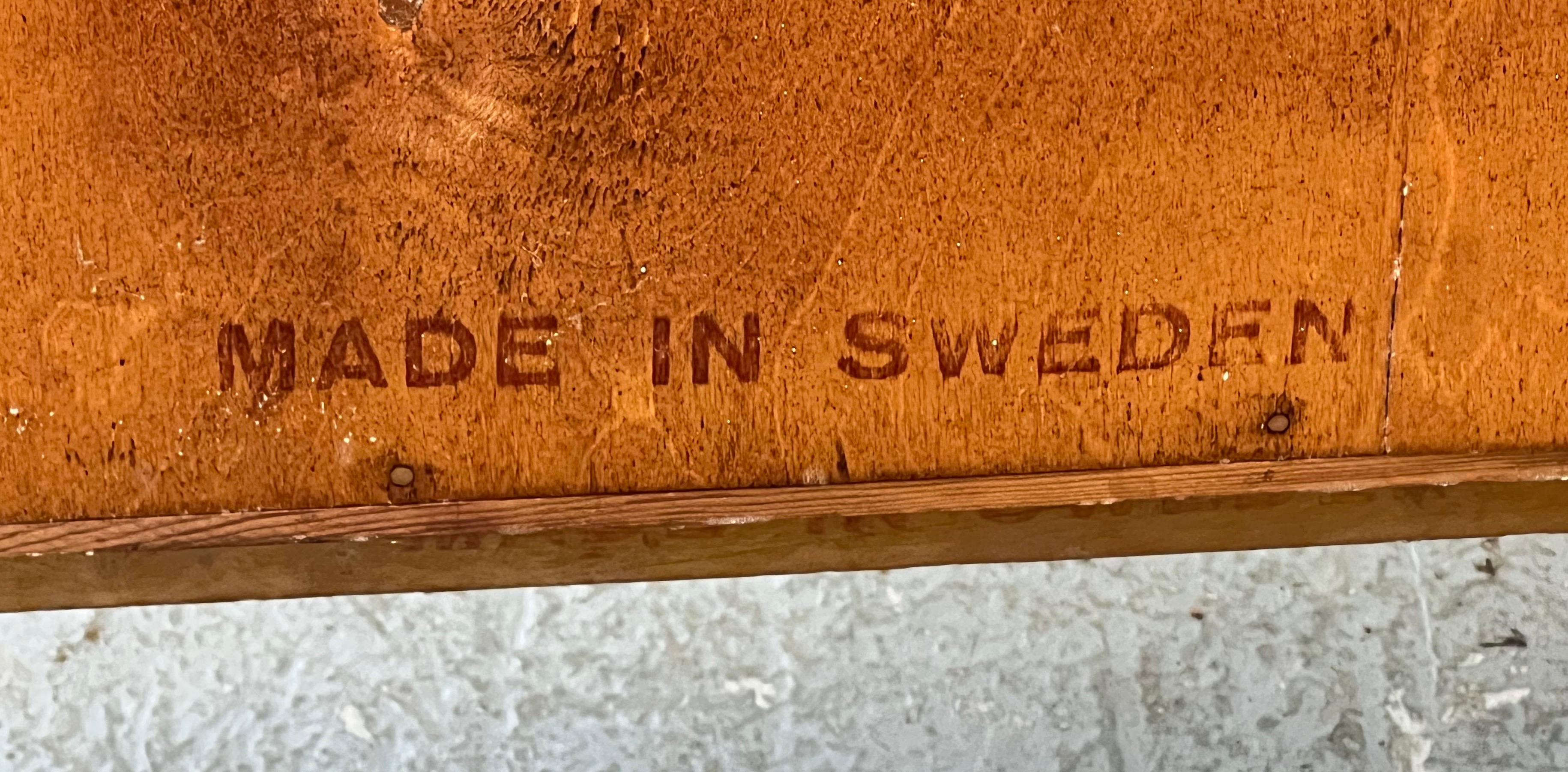 Elegant Mid-Century Modern Danish Sideboard For Sale 7