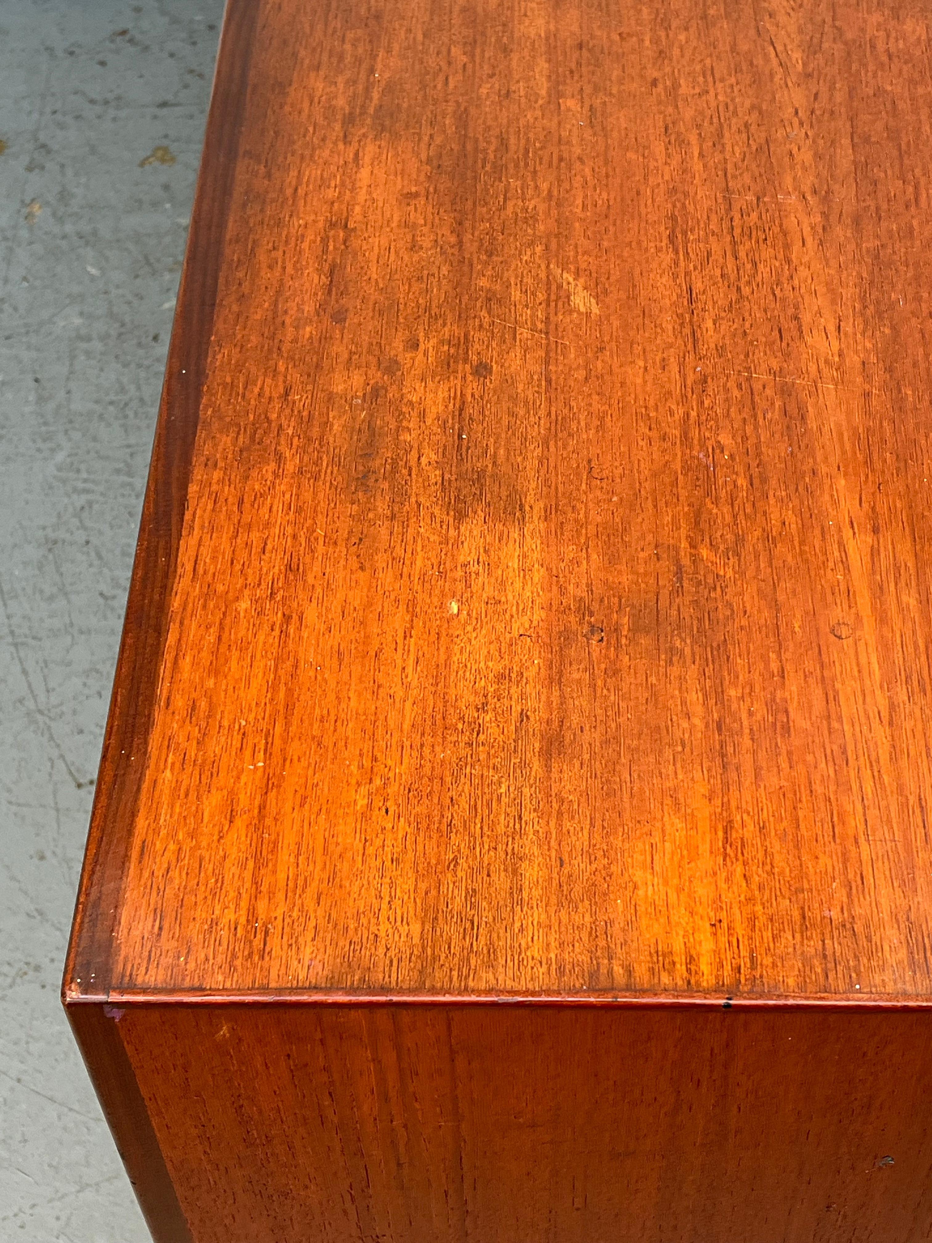 Elegant Mid-Century Modern Danish Sideboard For Sale 8